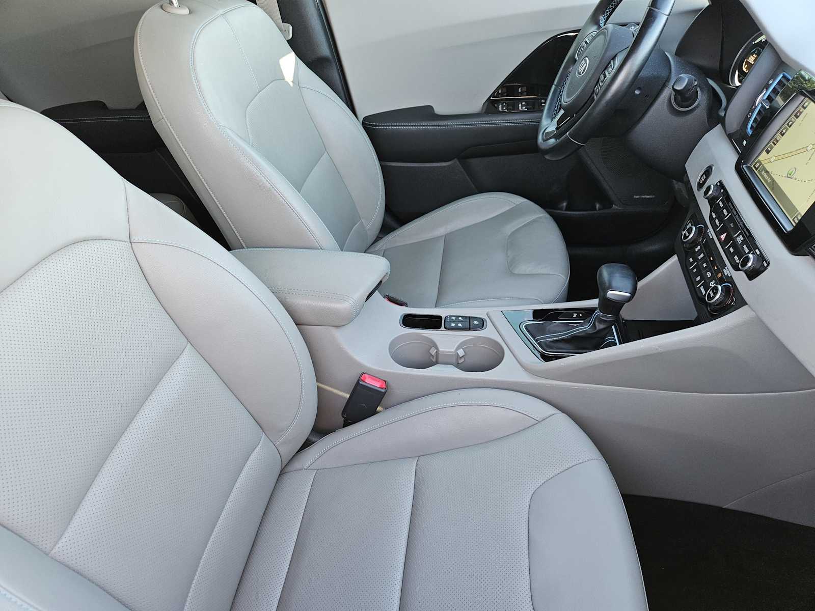 Thumbnail: 2018 Kia Niro - 13