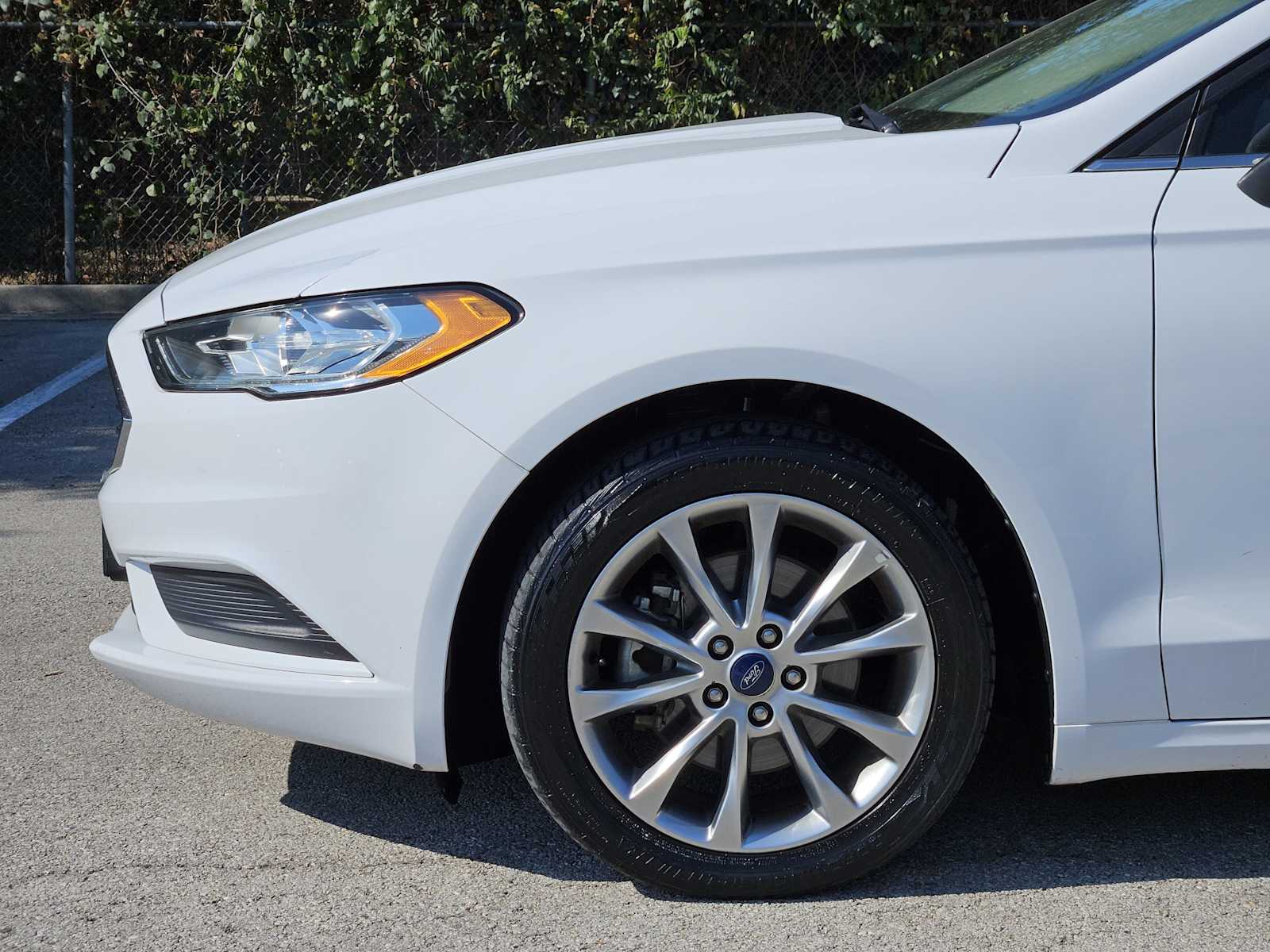 Thumbnail: 2017 Ford Fusion - 8