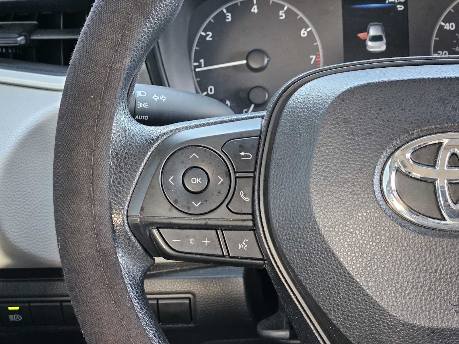 Thumbnail: 2023 Toyota Corolla - 26