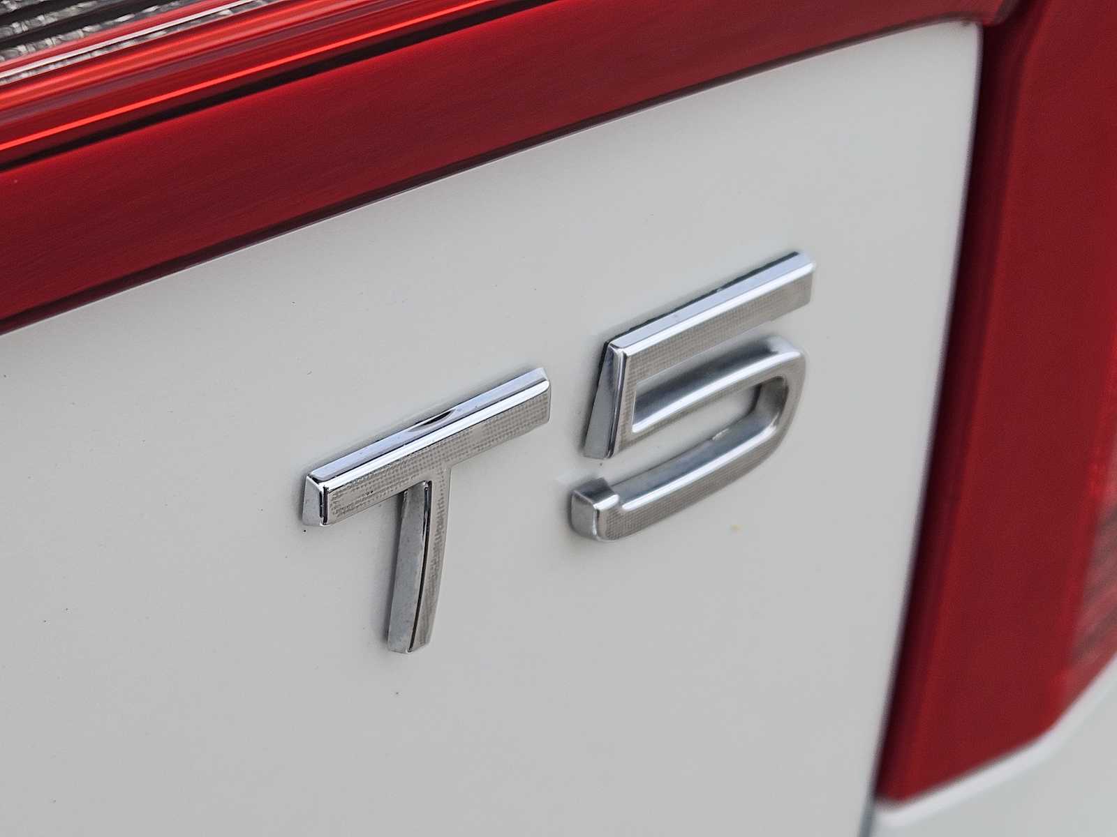 Thumbnail: 2015 Volvo S60 - 12