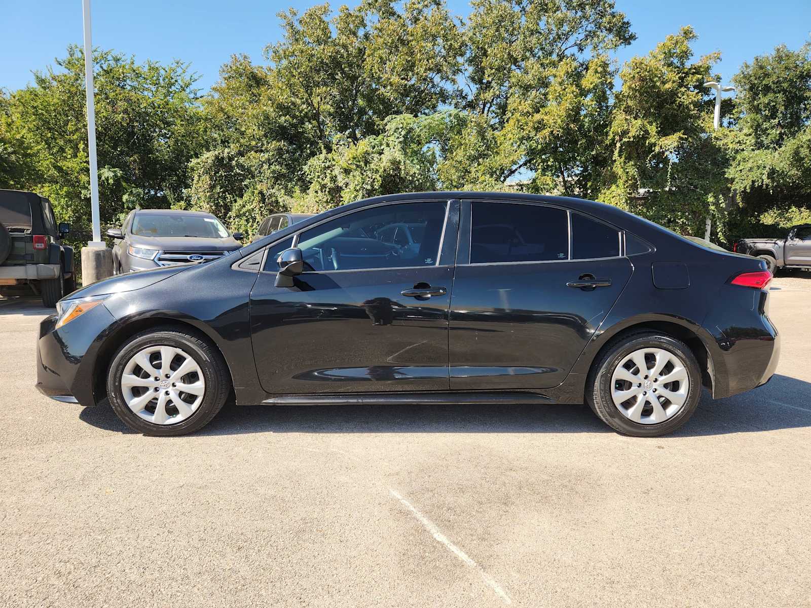 Used 2021 Toyota Corolla LE Sedan
