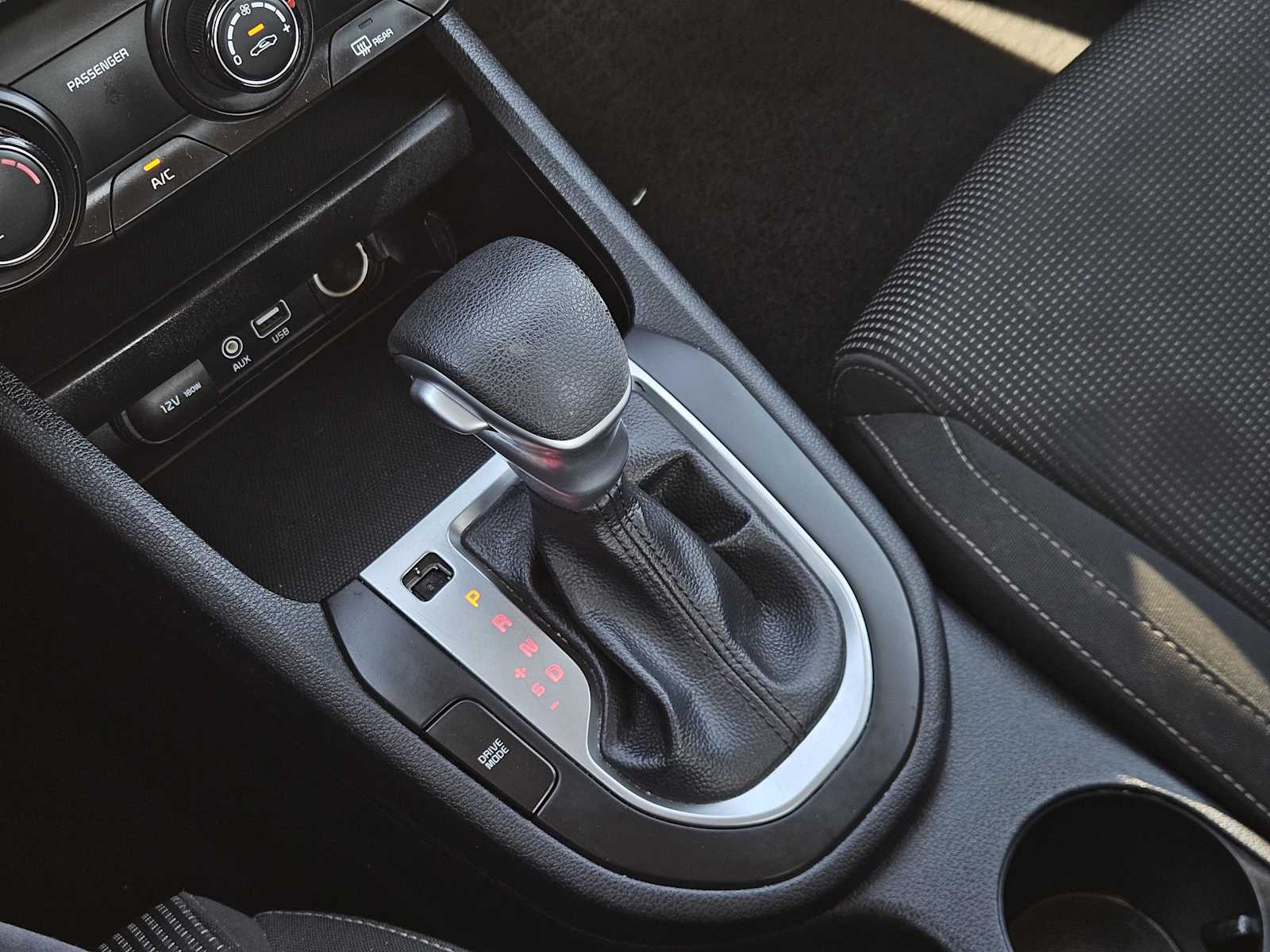 Thumbnail: 2020 Kia Forte - 17