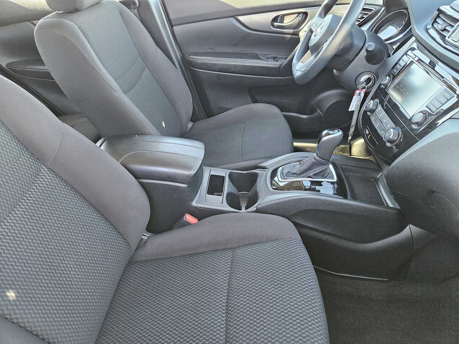 Thumbnail: 2020 Nissan Rogue Sport - 13