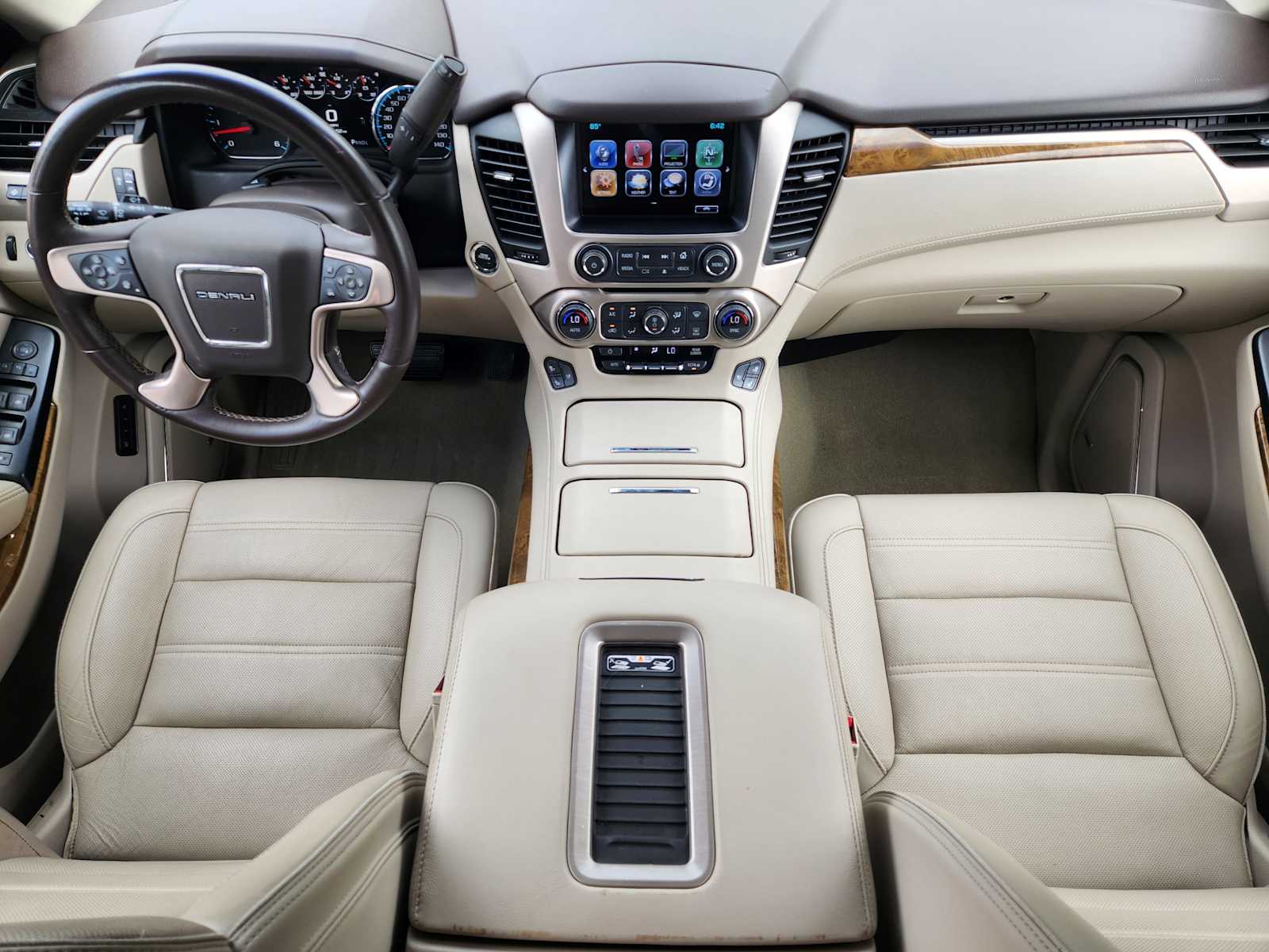 Thumbnail: 2017 GMC Yukon - 24