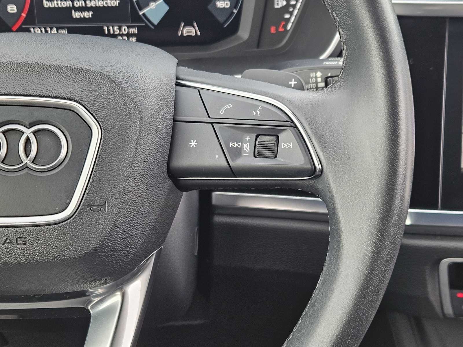 Thumbnail: 2023 Audi Q3 - 28