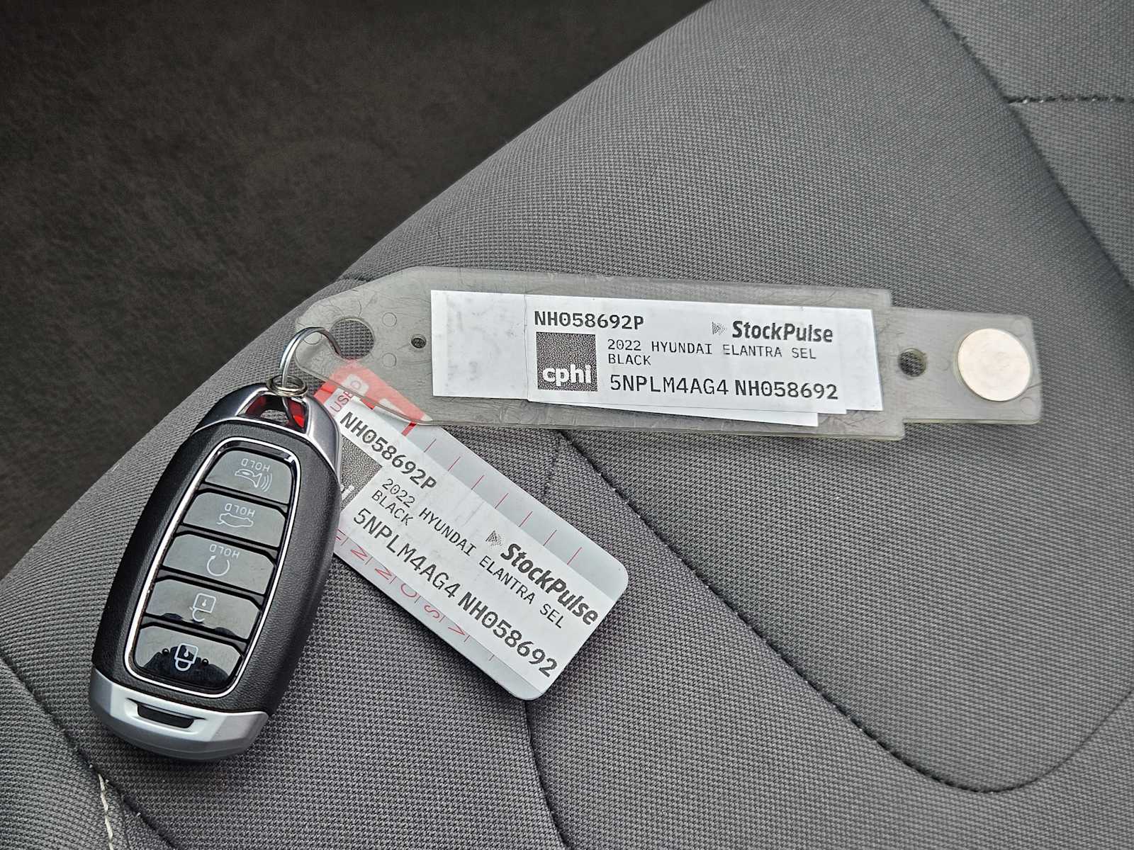 Thumbnail: 2022 Hyundai Elantra - 31