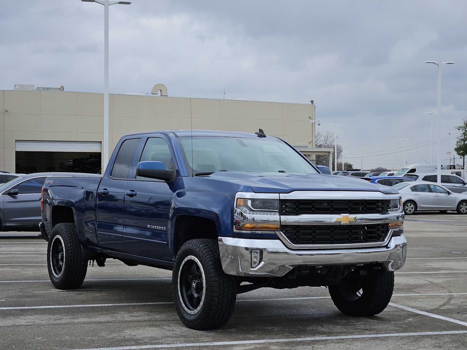 Thumbnail: 2016 Chevrolet Silverado 1500 - 3