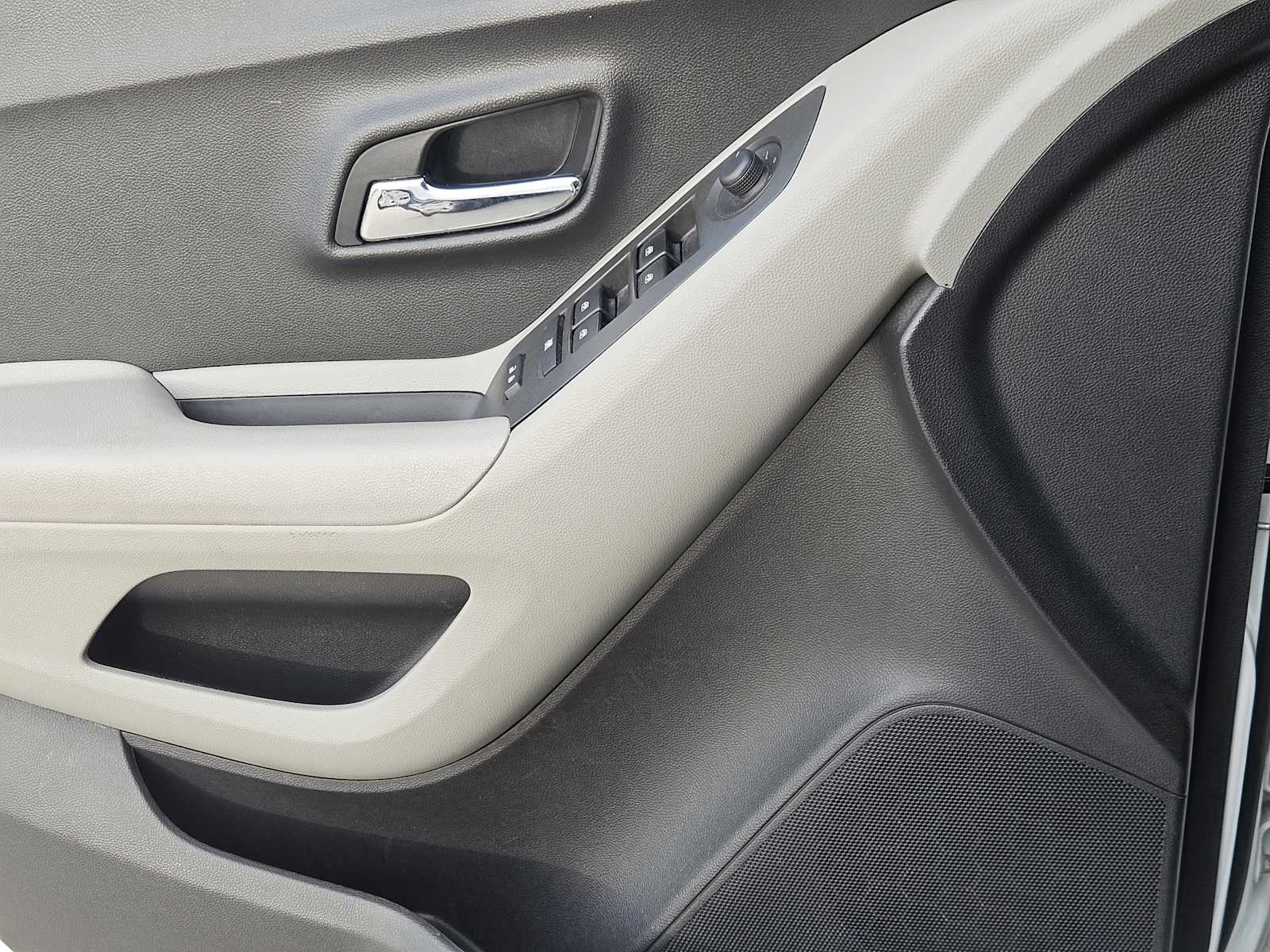 Thumbnail: 2016 Chevrolet Trax - 22