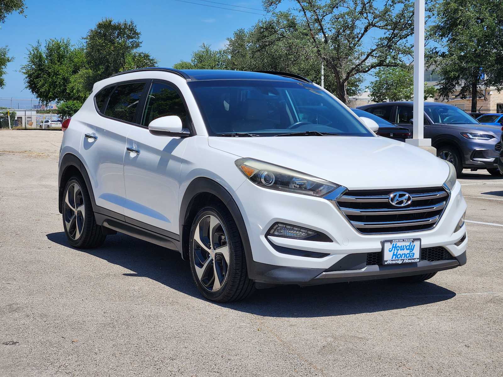 Thumbnail: 2016 Hyundai Tucson - 3