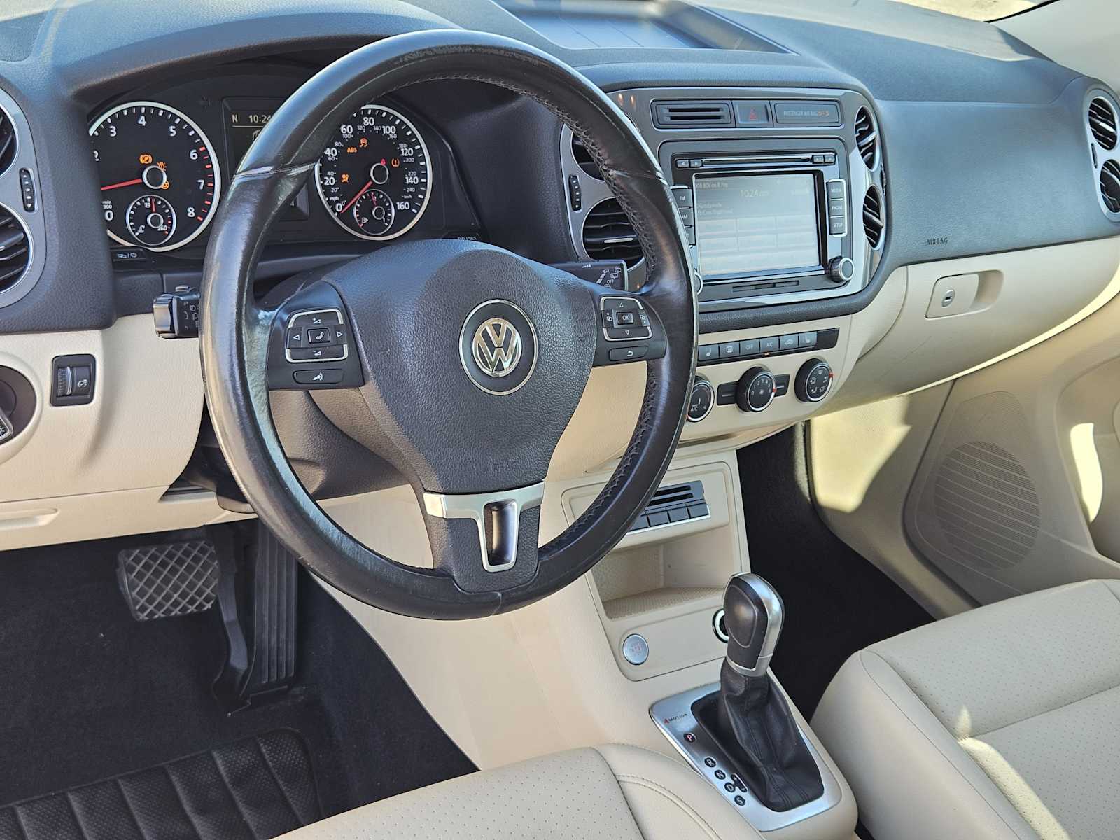 Thumbnail: 2014 Volkswagen Tiguan - 2