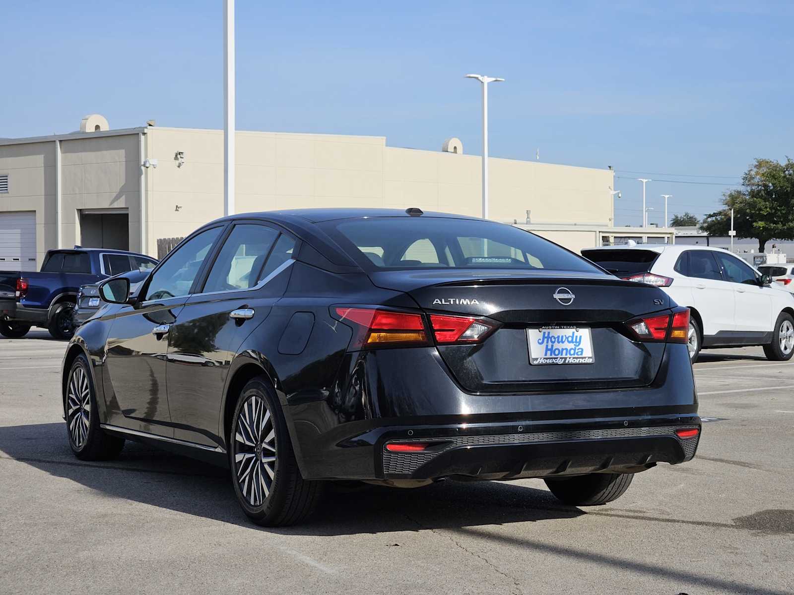 Thumbnail: 2023 Nissan Altima - 5