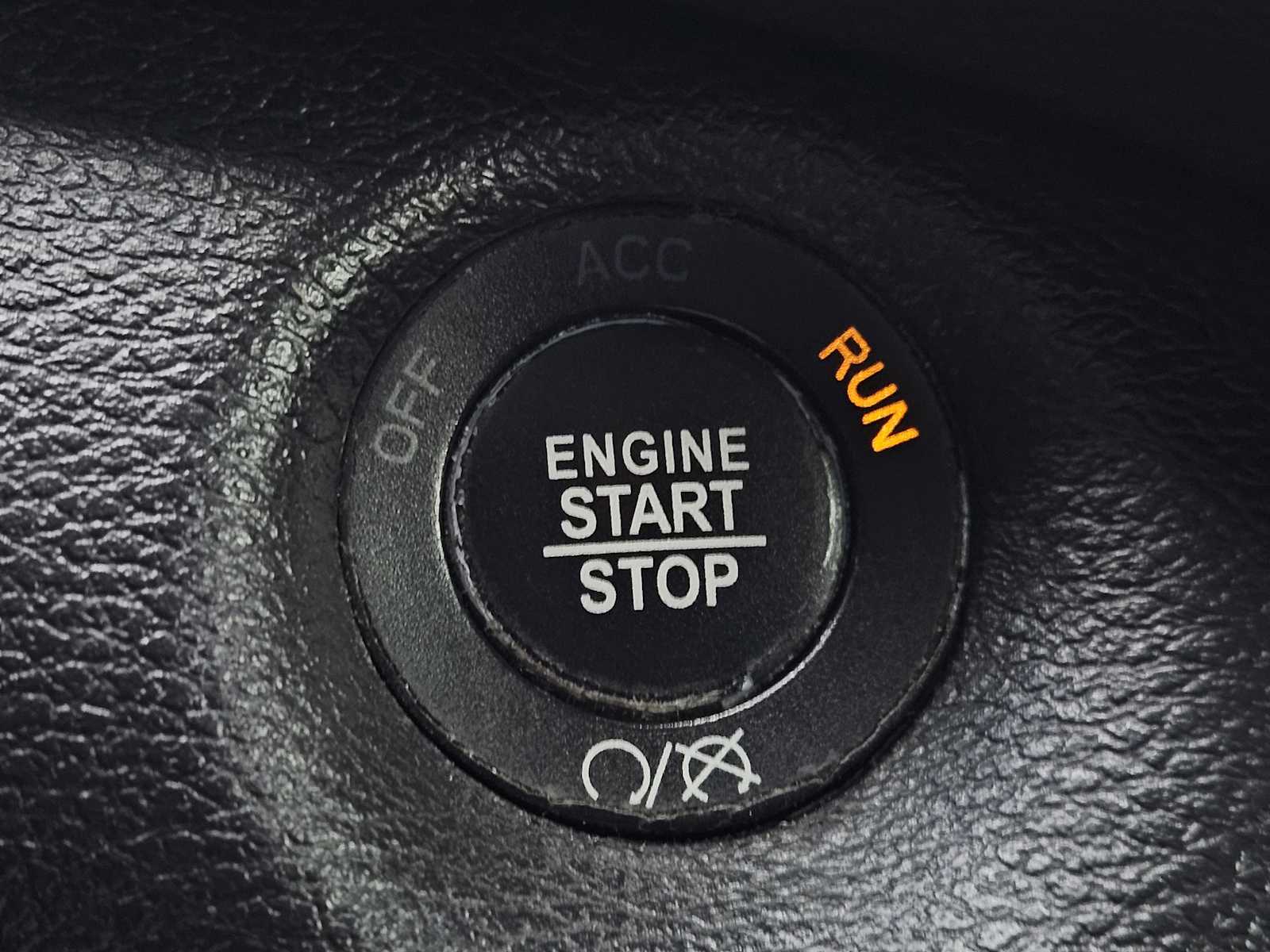 Thumbnail: 2020 Jeep Cherokee - 20