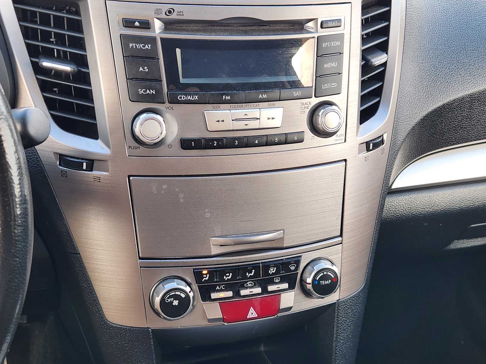 Thumbnail: 2013 Subaru Outback - 18