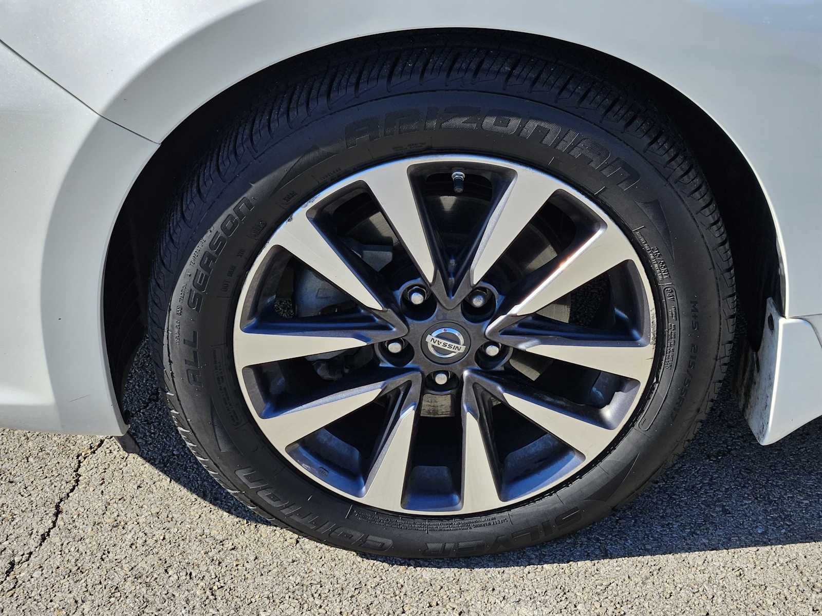 Thumbnail: 2016 Nissan Altima - 9