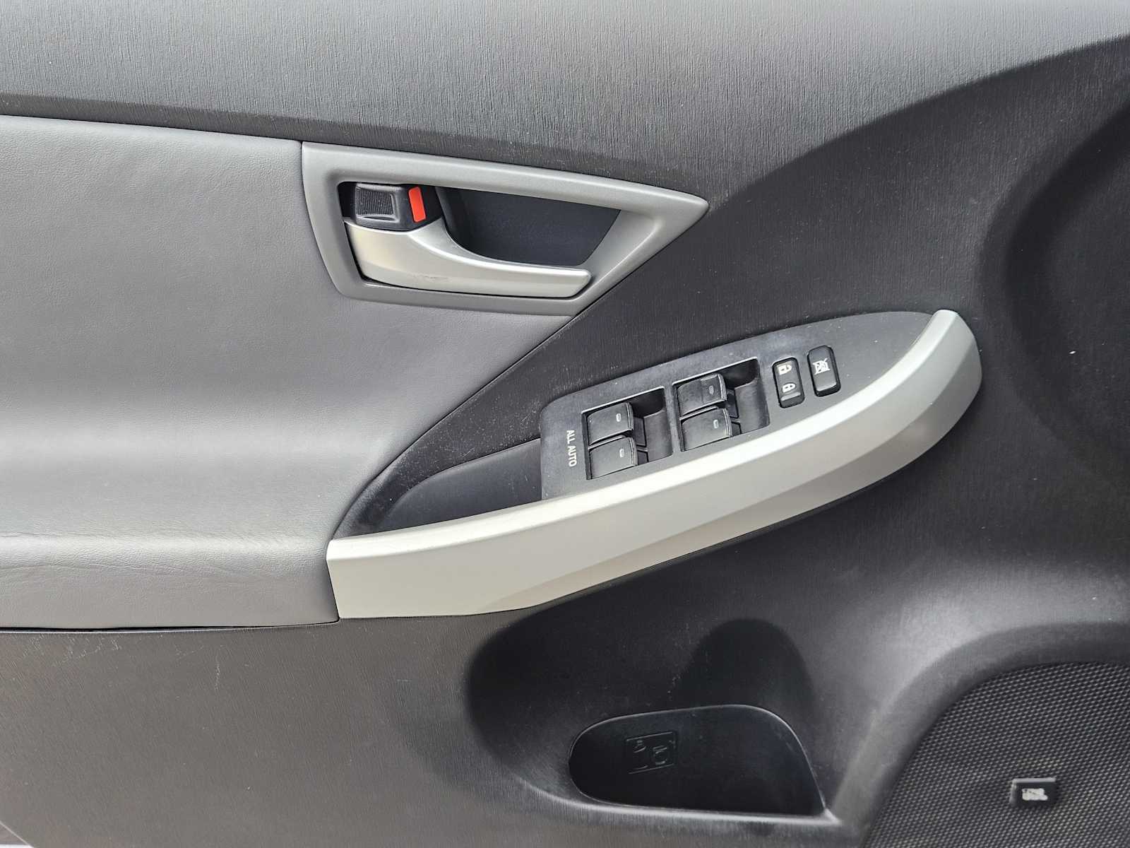 Thumbnail: 2014 Toyota Prius - 22