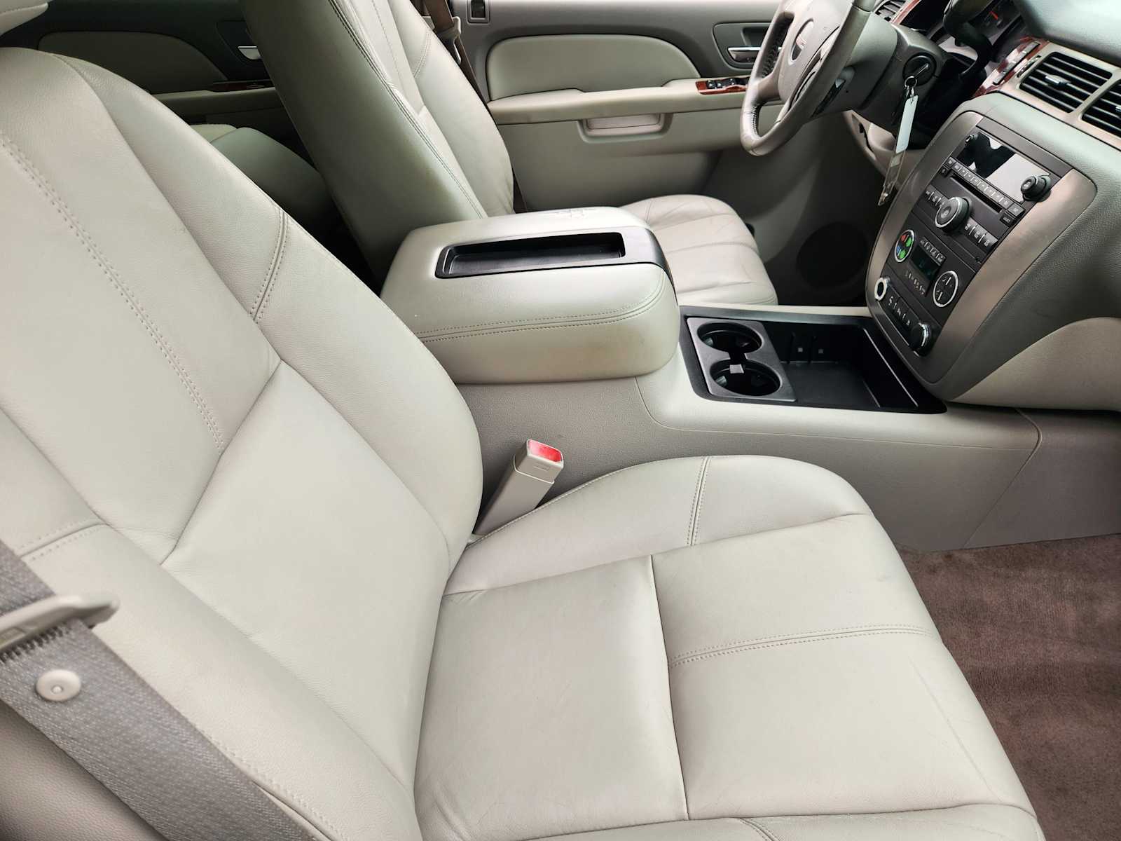 Thumbnail: 2011 GMC Yukon - 14