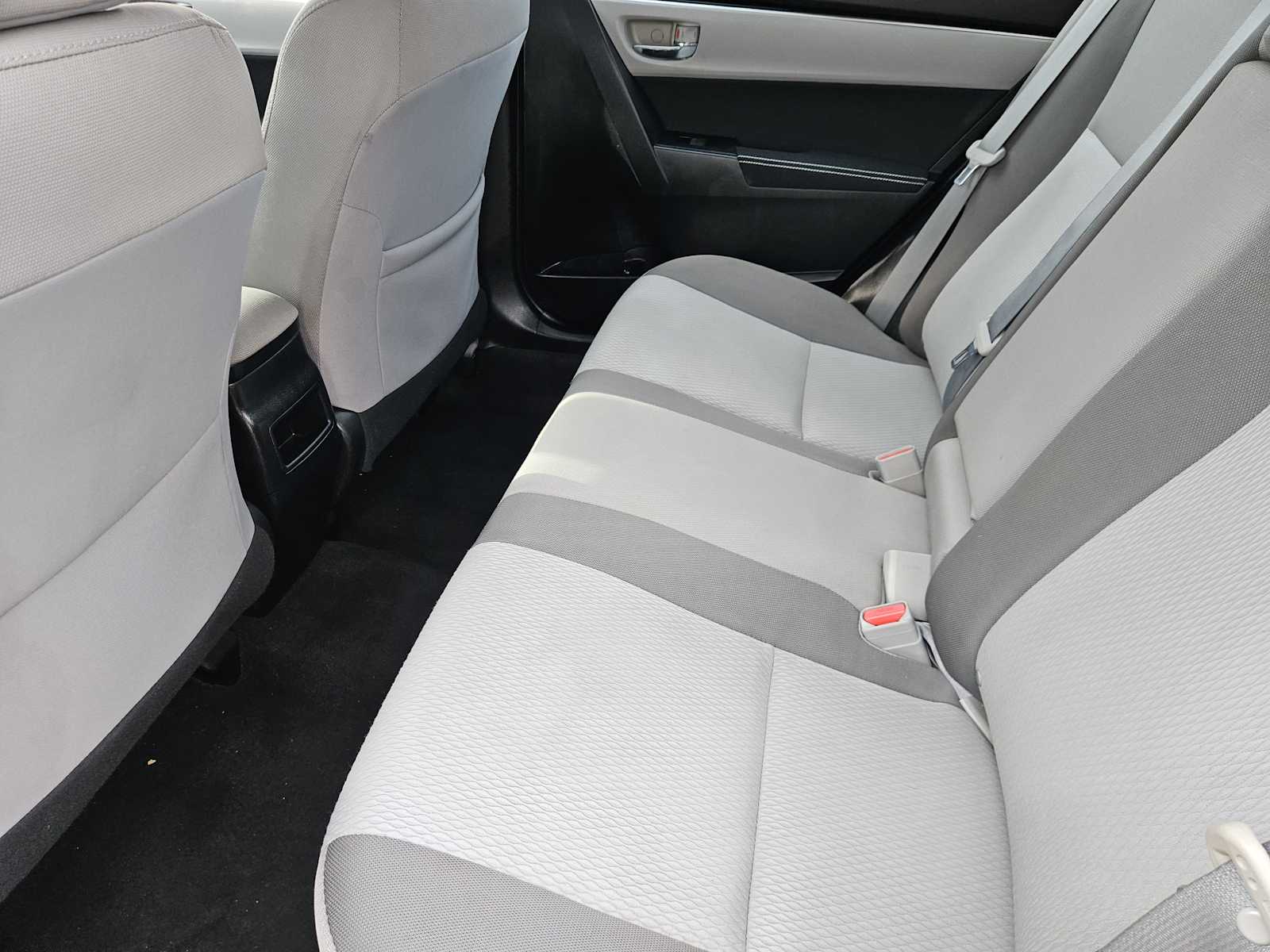 Thumbnail: 2018 Toyota Corolla - 28