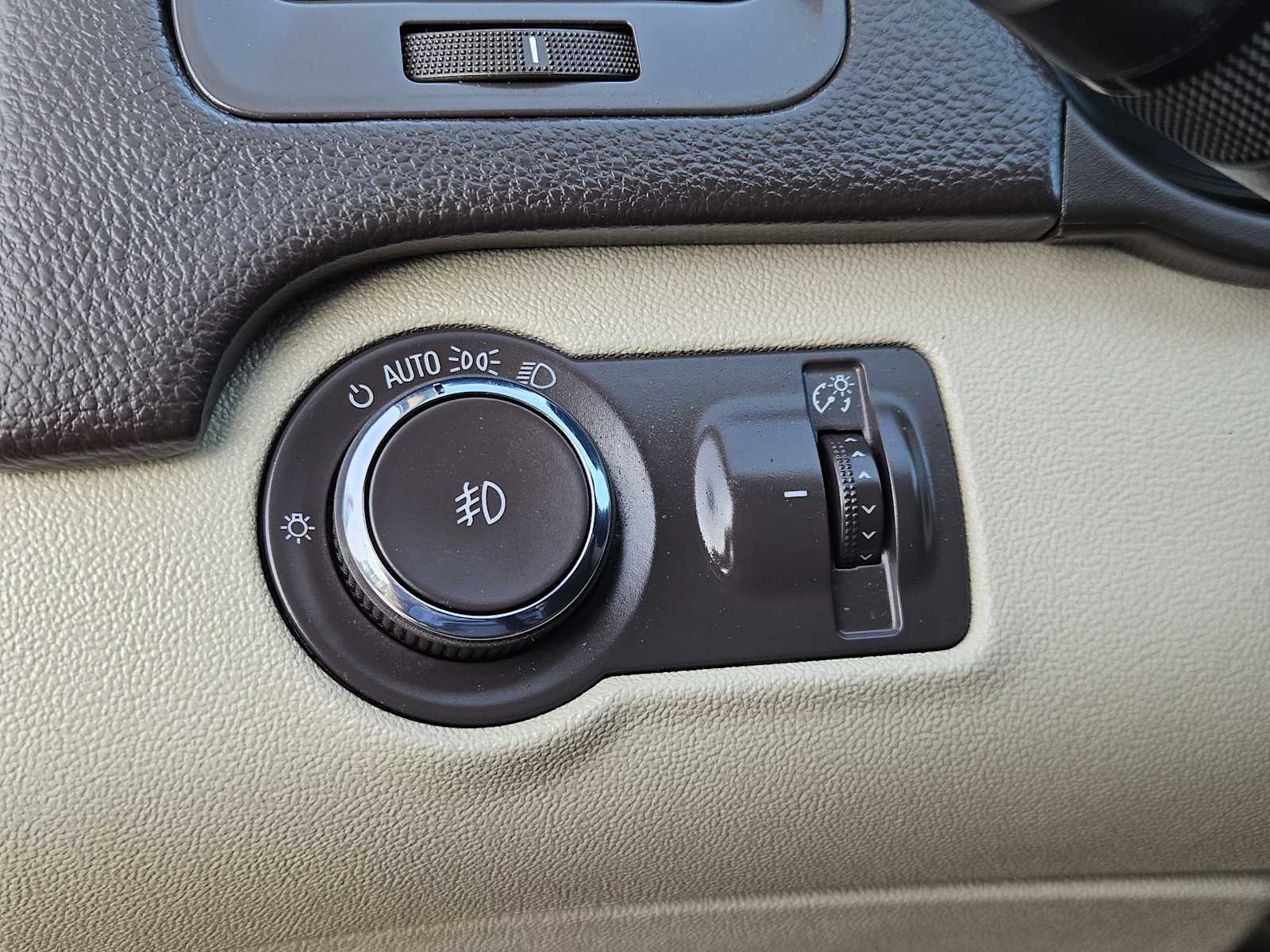 Thumbnail: 2016 Buick Regal - 21