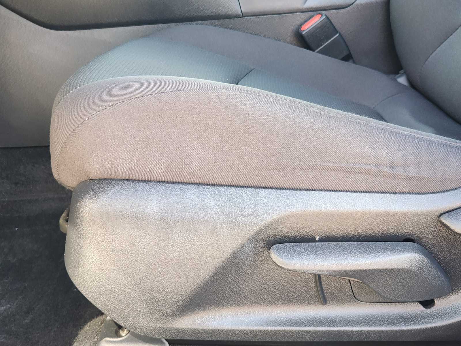 Thumbnail: 2021 Toyota RAV4 - 24