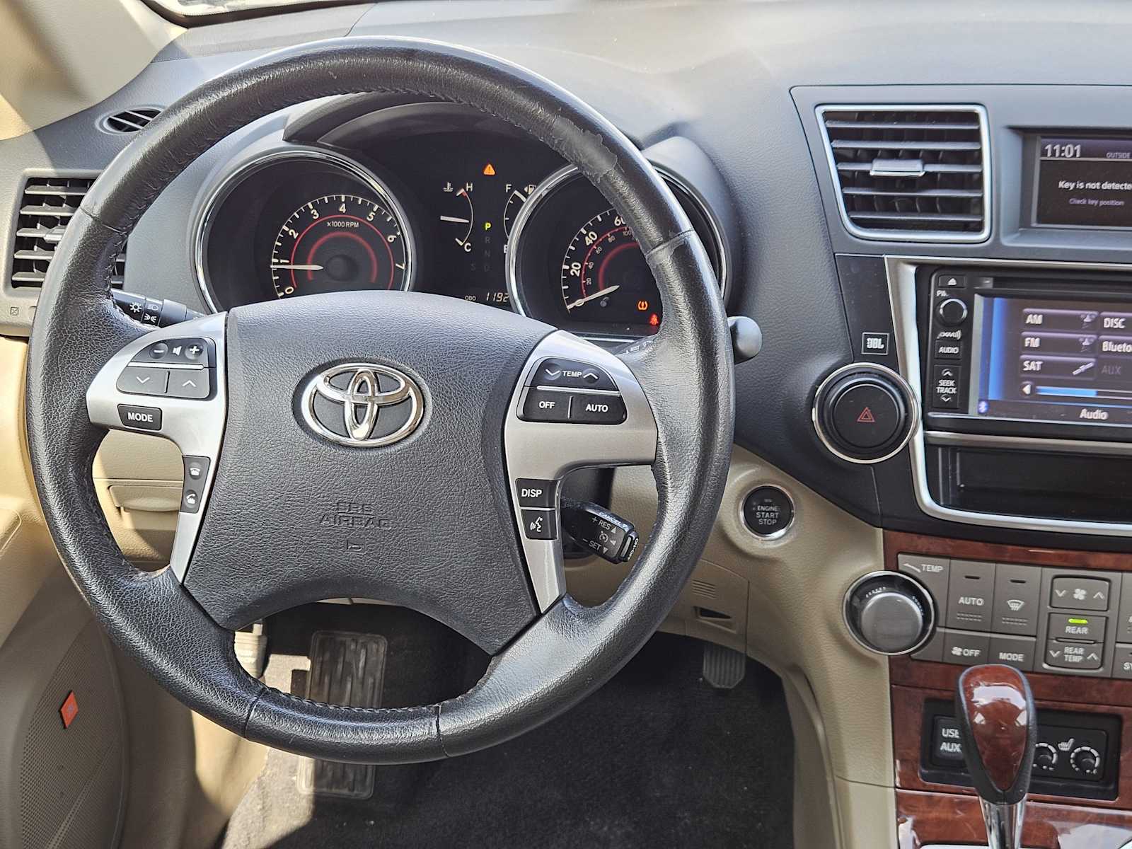 Thumbnail: 2013 Toyota Highlander - 26