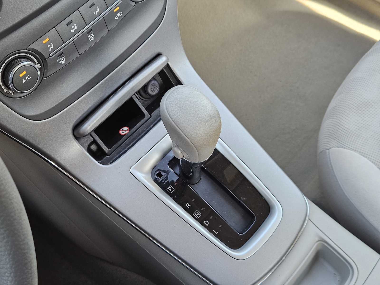 Thumbnail: 2013 Nissan Sentra - 18