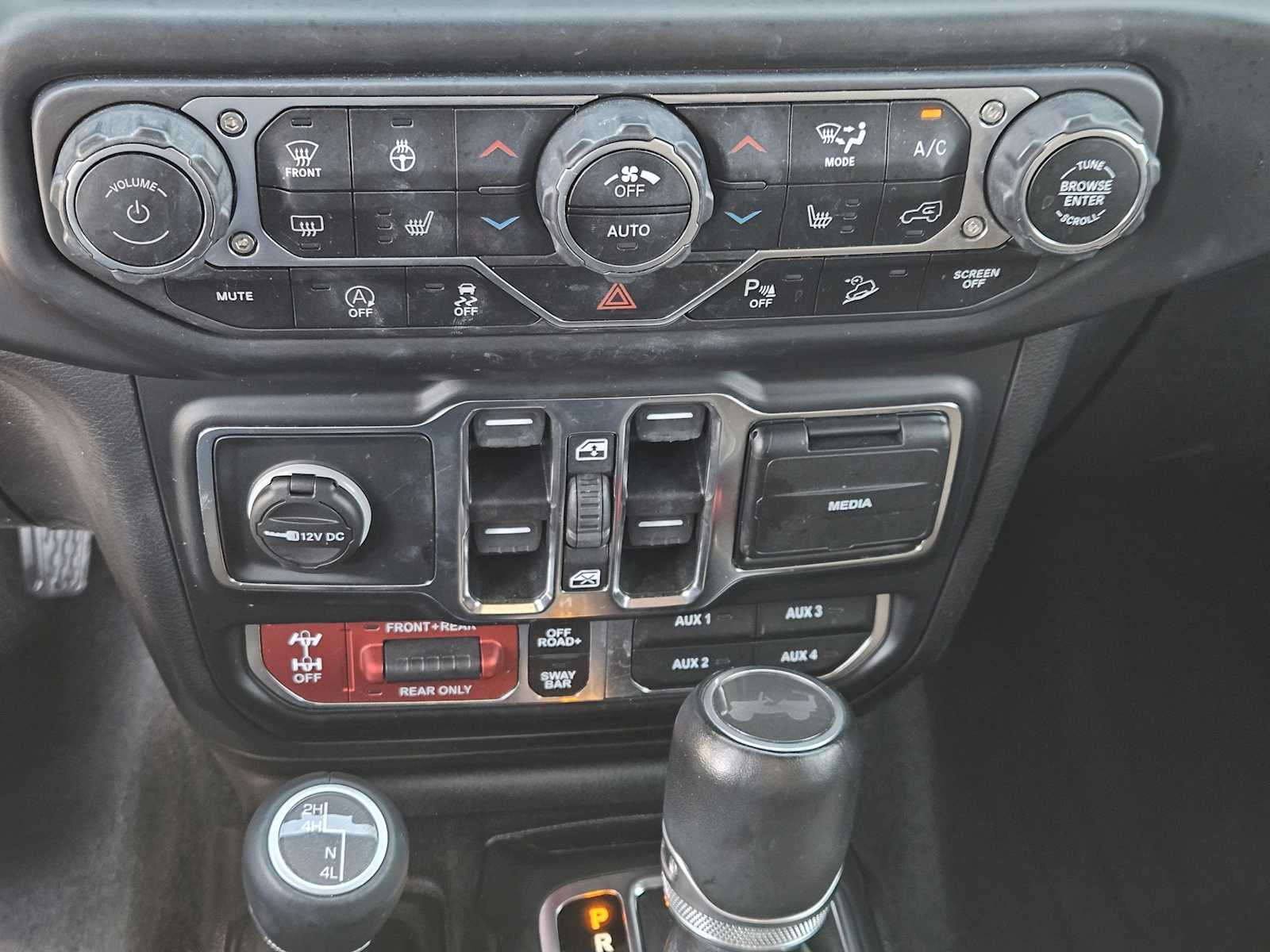 Thumbnail: 2021 Jeep Wrangler - 19