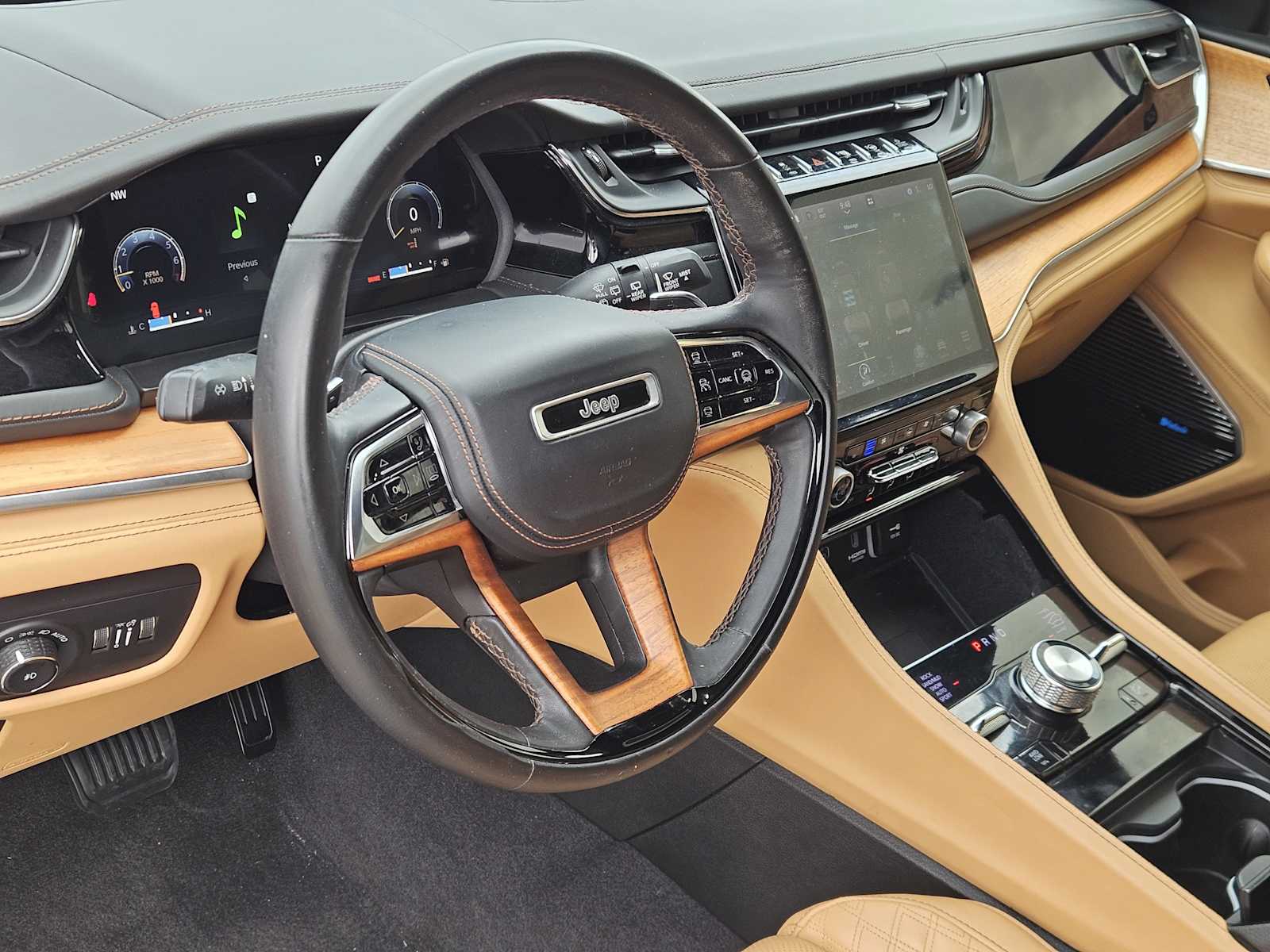 Thumbnail: 2022 Jeep Grand Cherokee L - 2