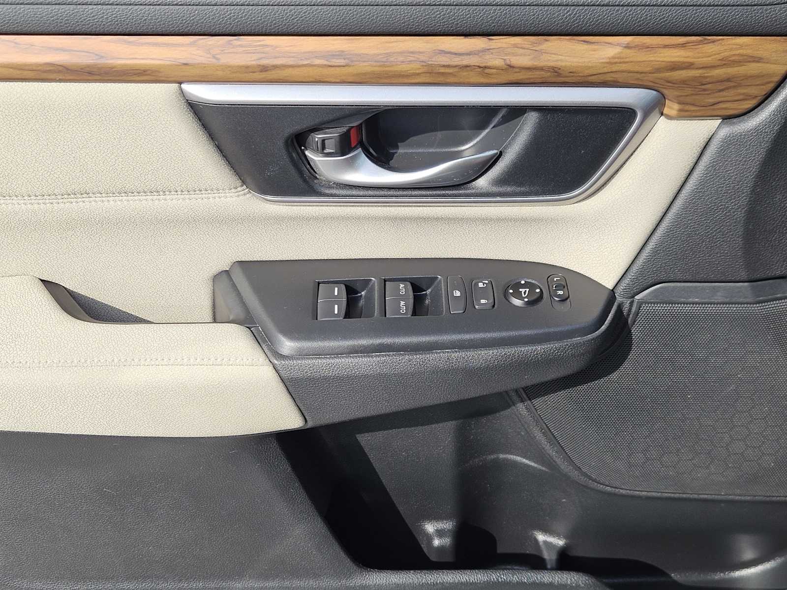 Thumbnail: 2018 Honda CR-V - 21