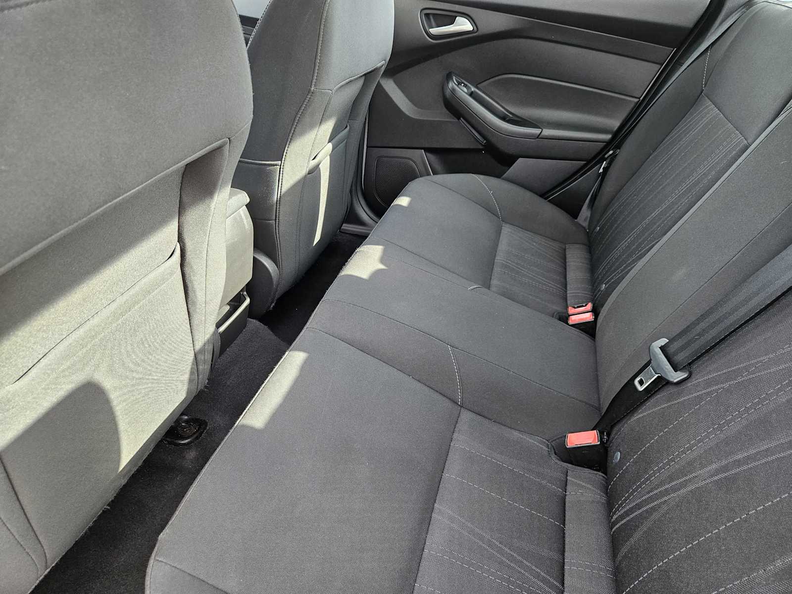 Thumbnail: 2016 Ford Focus - 28