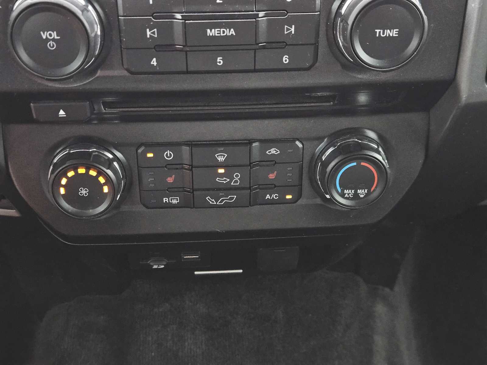 Thumbnail: 2015 Ford F-150 - 19