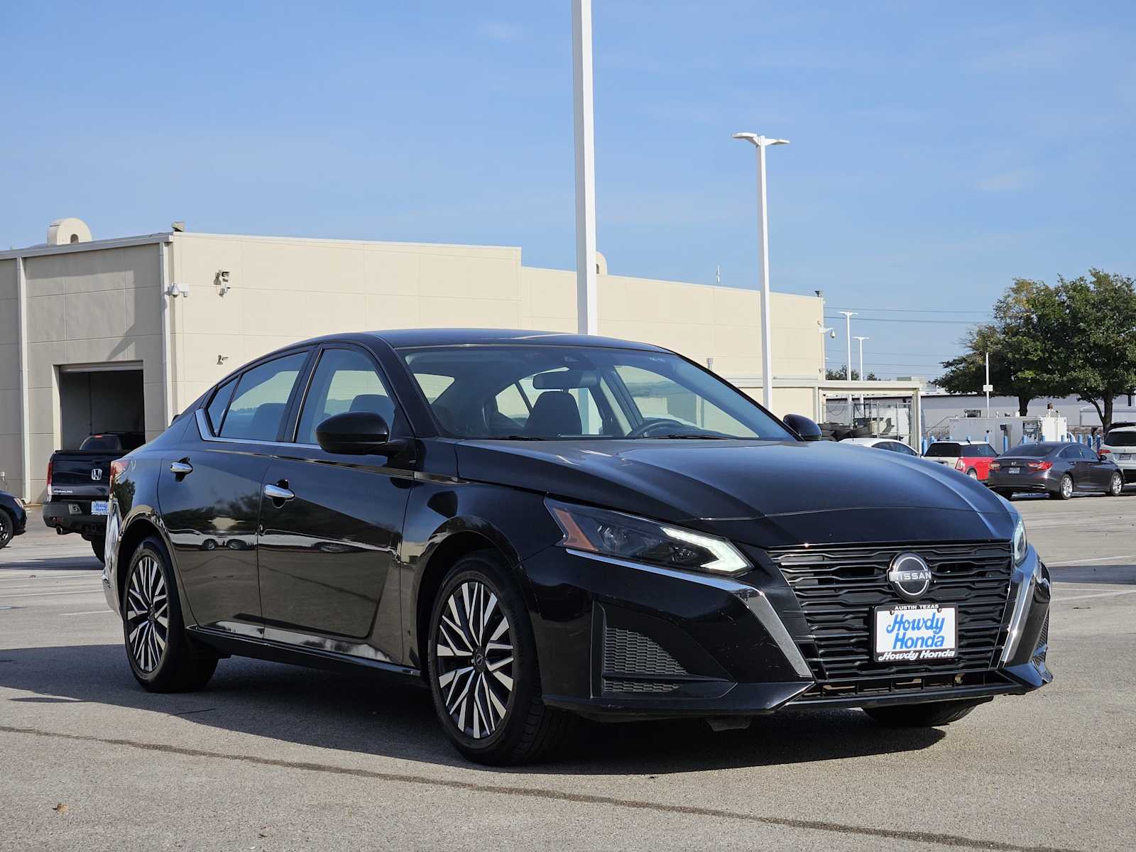 Thumbnail: 2023 Nissan Altima - 3