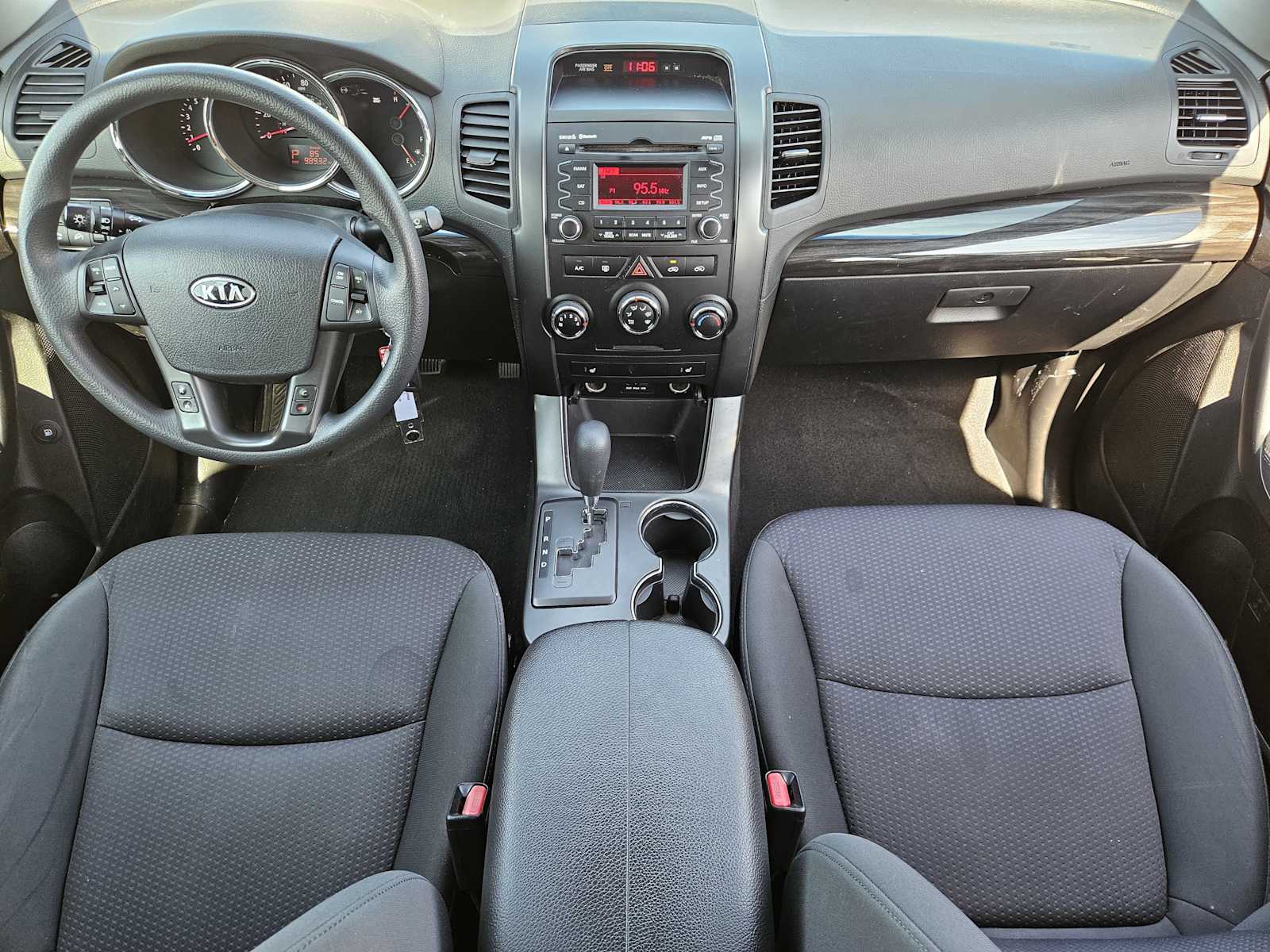 Thumbnail: 2011 Kia Sorento - 21