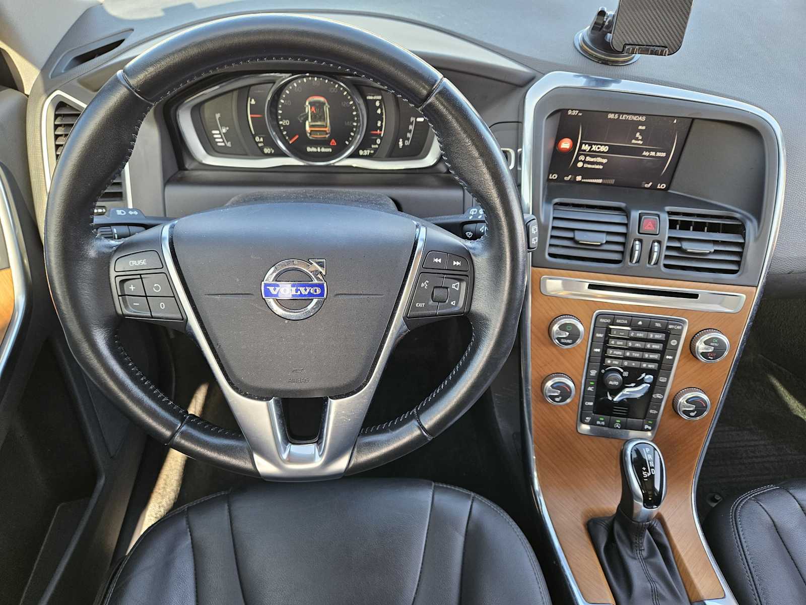 Thumbnail: 2017 Volvo XC60 - 26
