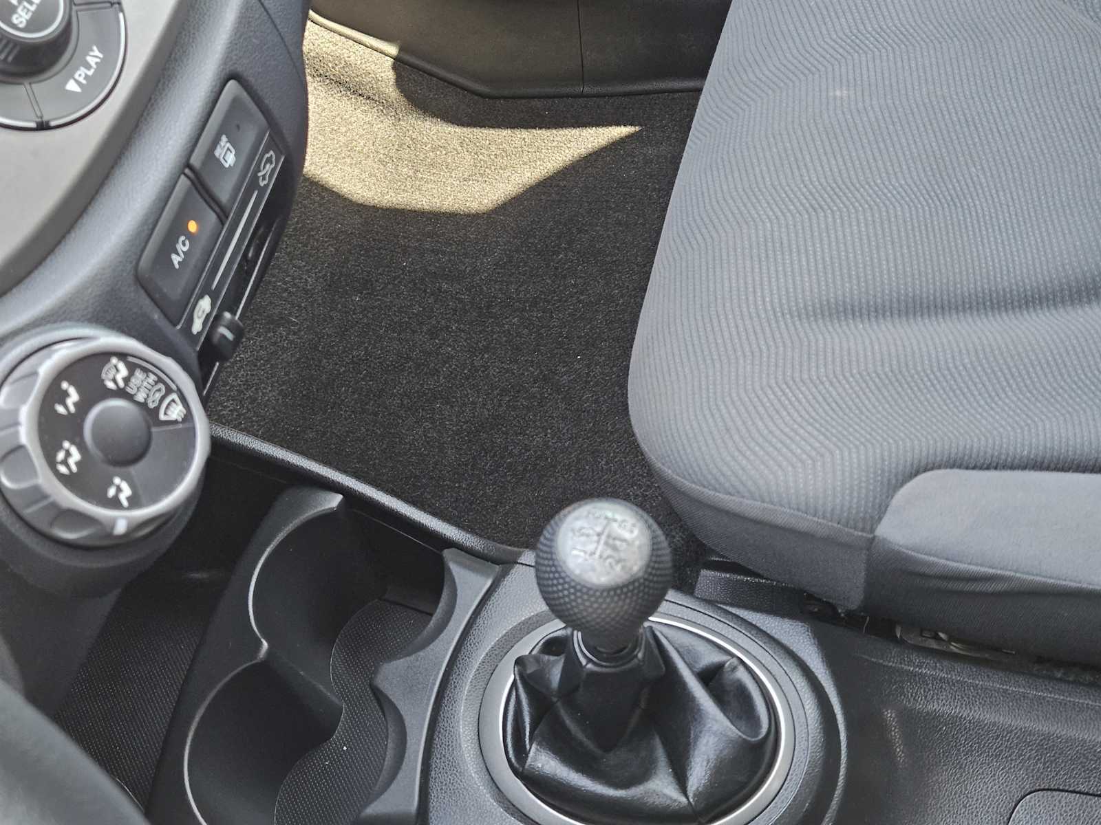 Thumbnail: 2013 Honda Fit - 19