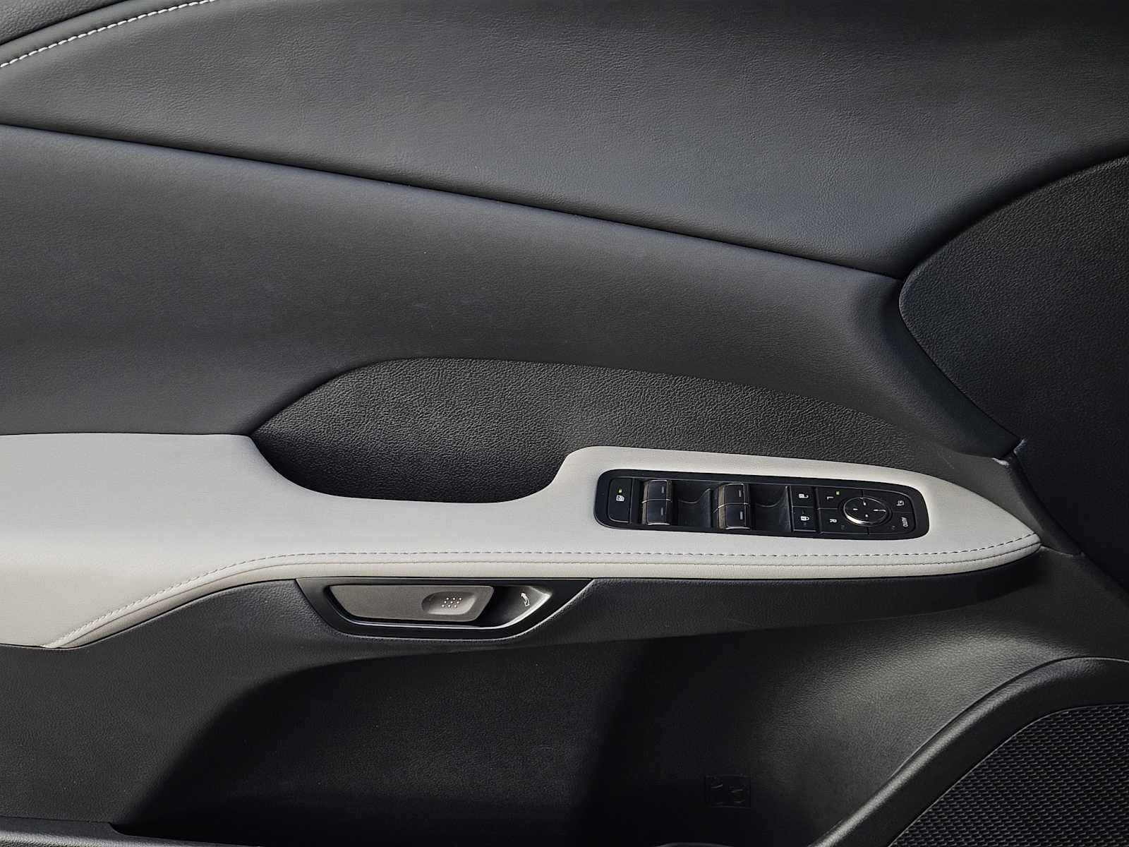 Thumbnail: 2023 Lexus RX - 22