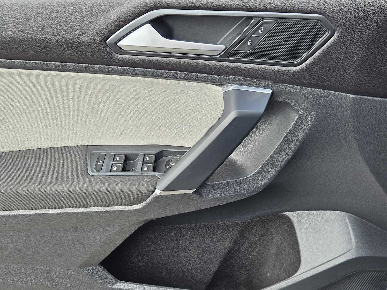 Thumbnail: 2018 Volkswagen Tiguan - 22