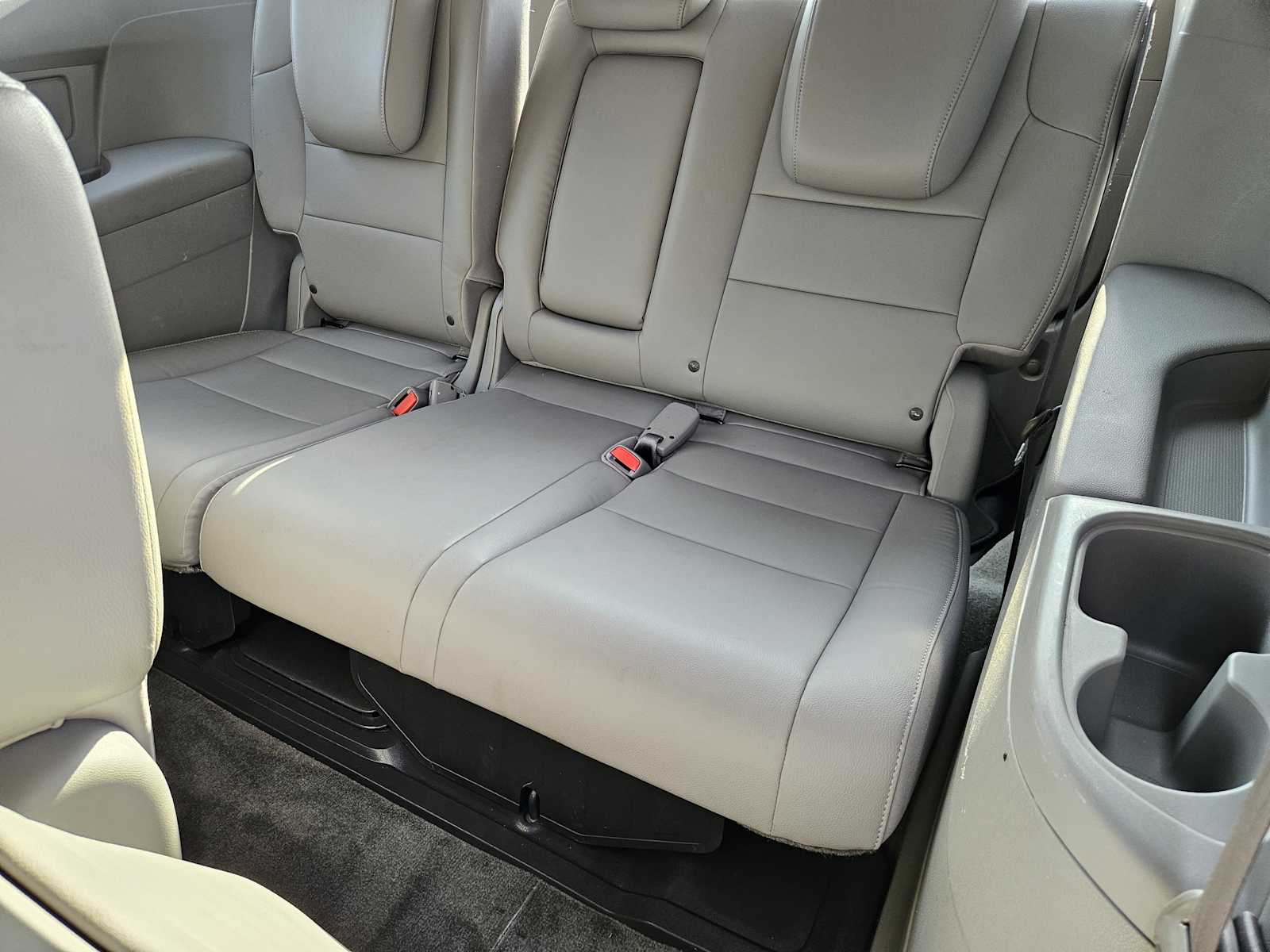 Thumbnail: 2015 Honda Odyssey - 30