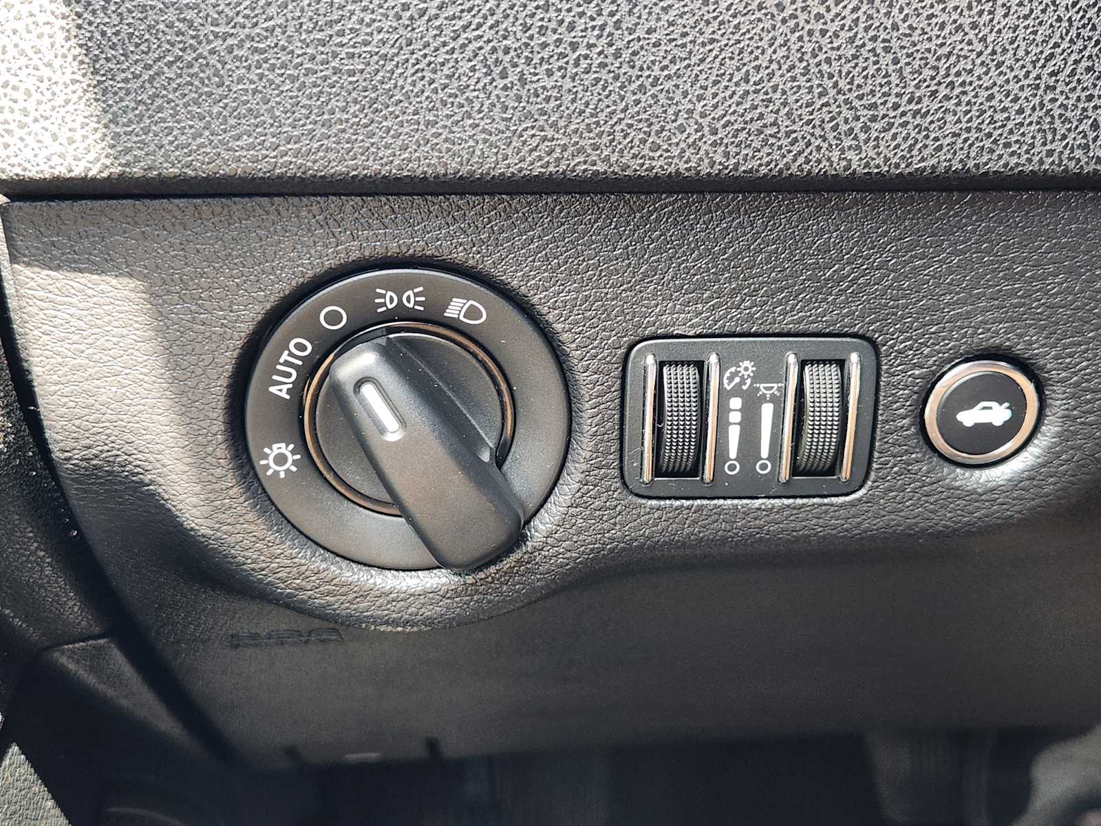 Thumbnail: 2013 Dodge Charger - 20