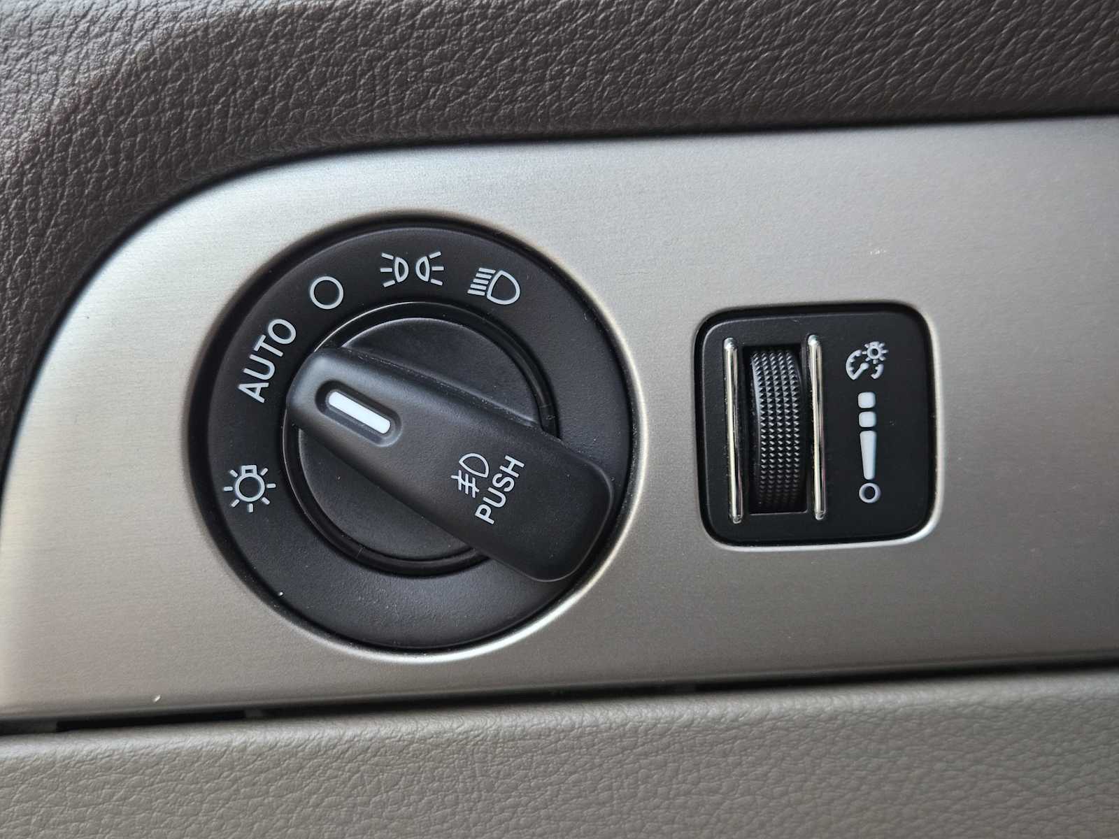 Thumbnail: 2012 Dodge Durango - 20