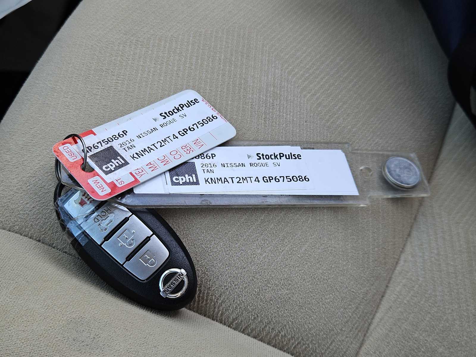 Thumbnail: 2016 Nissan Rogue - 33