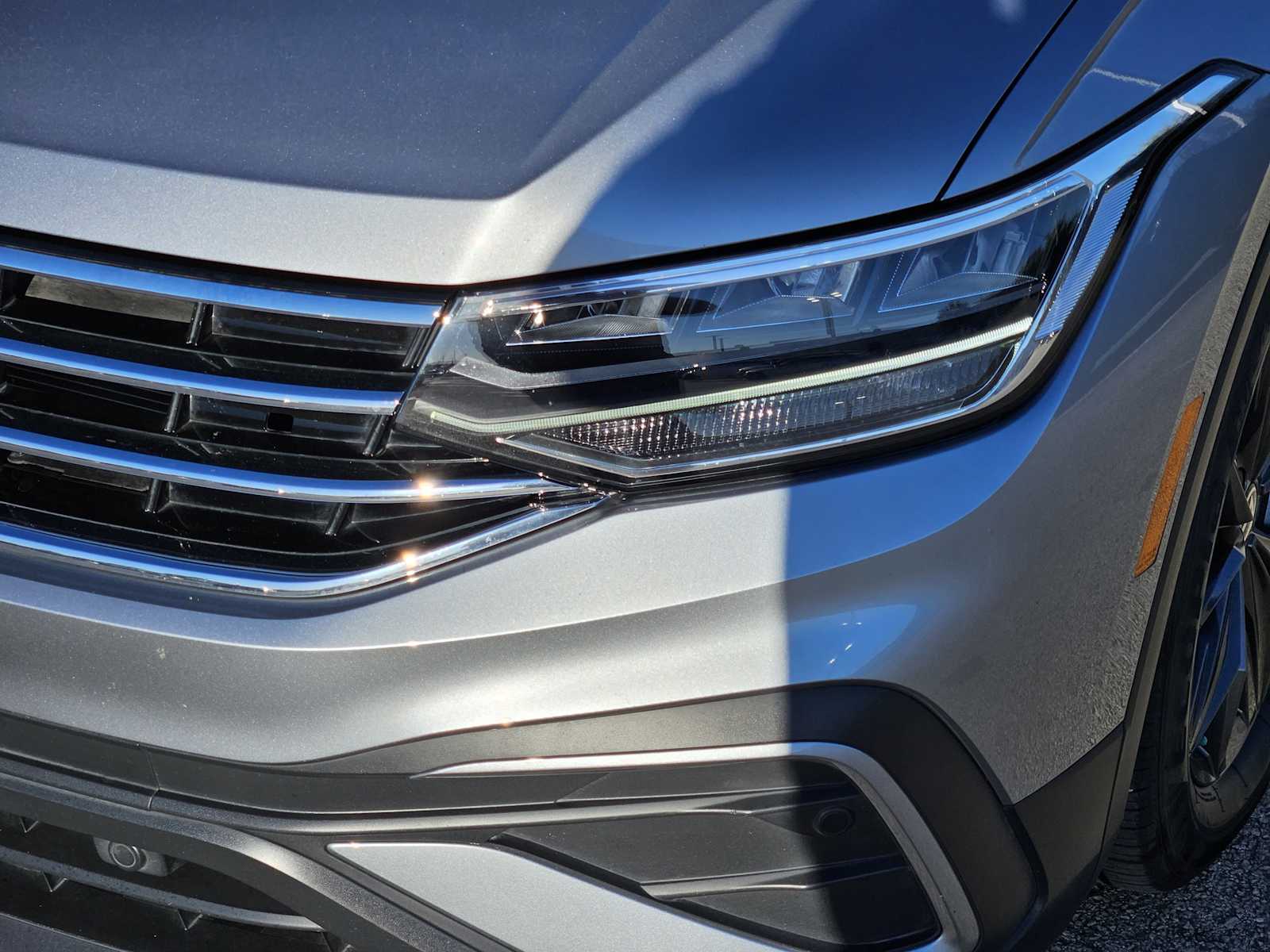 Thumbnail: 2022 Volkswagen Tiguan - 7