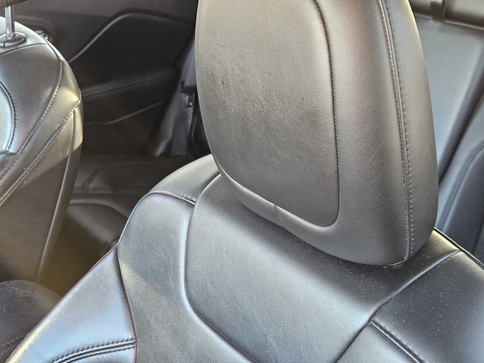 Thumbnail: 2020 Jeep Cherokee - 13