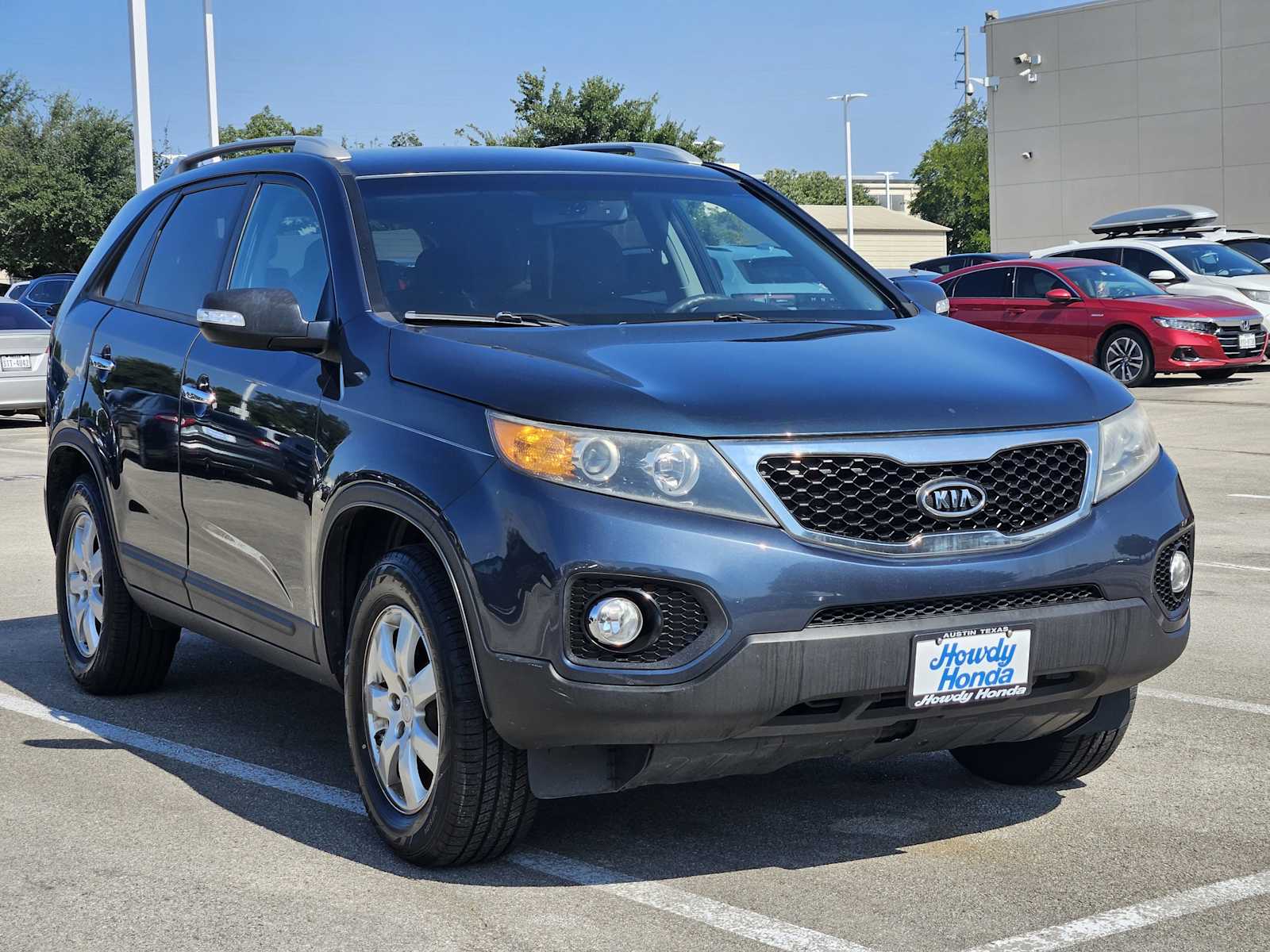 Thumbnail: 2011 Kia Sorento - 3