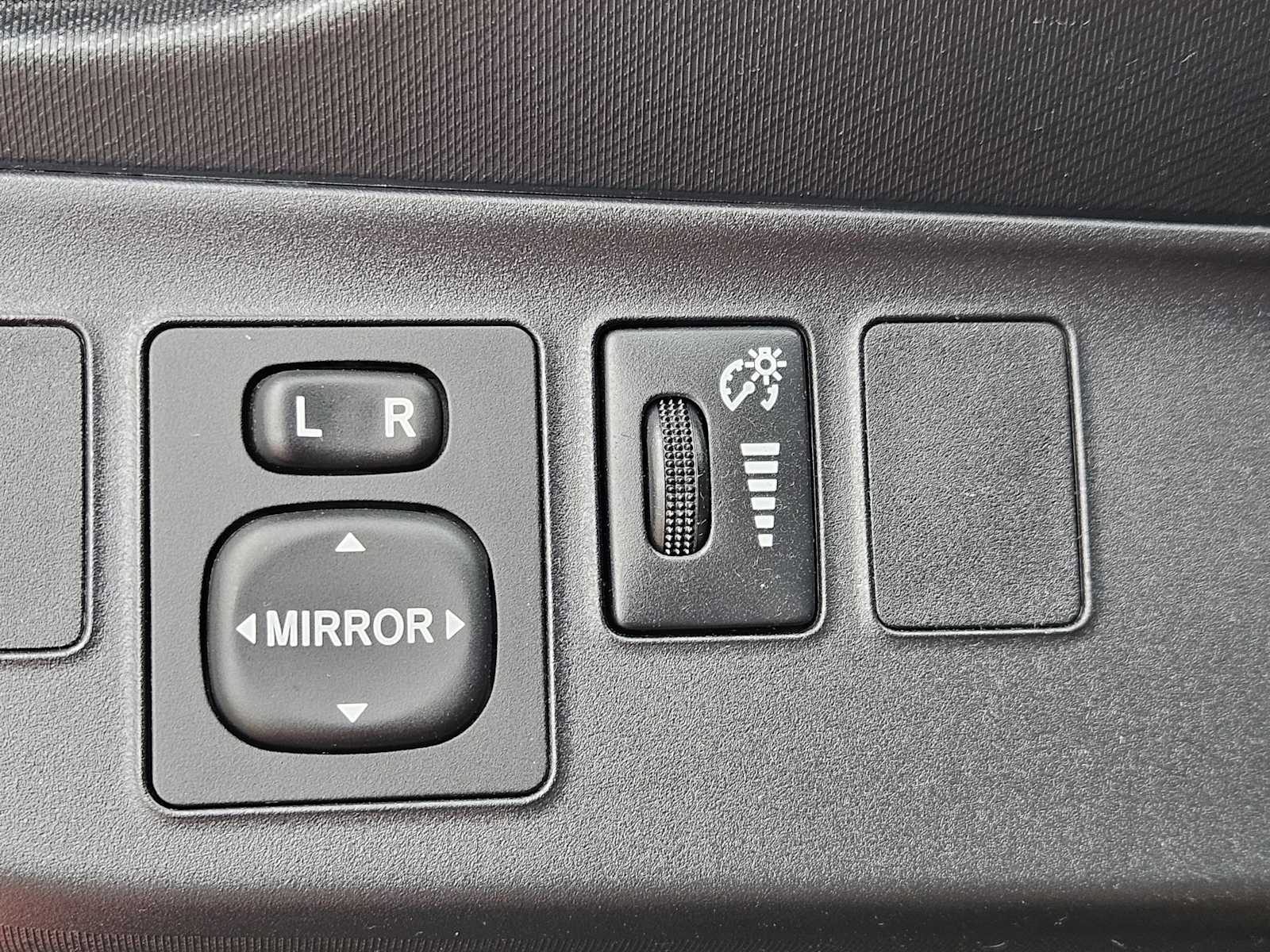 Thumbnail: 2012 Toyota Prius c - 21