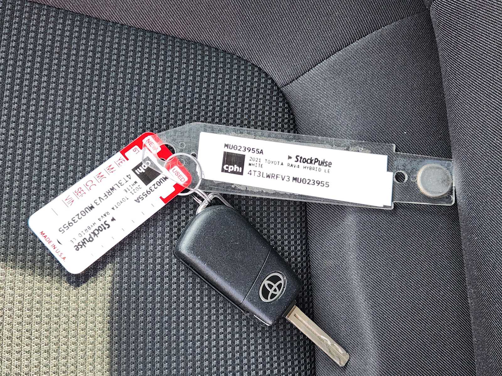 Thumbnail: 2021 Toyota RAV4 - 34