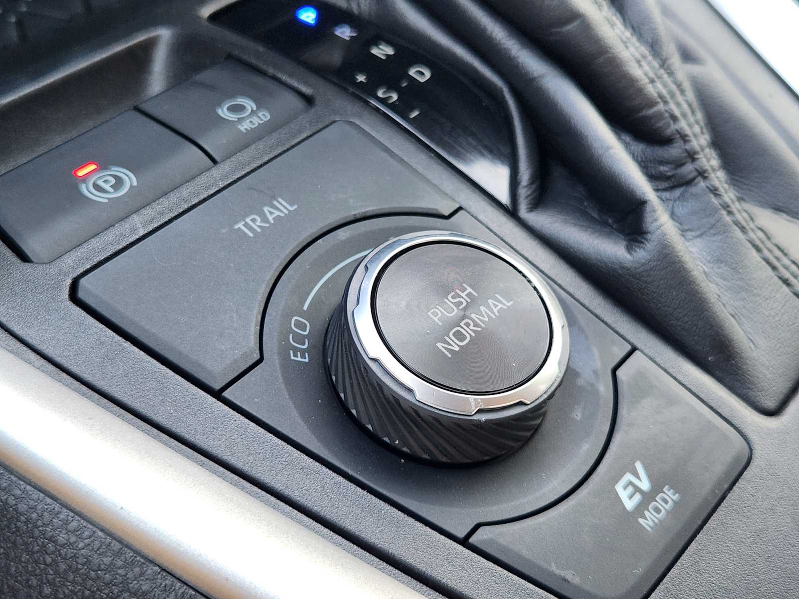 Thumbnail: 2021 Toyota RAV4 - 21