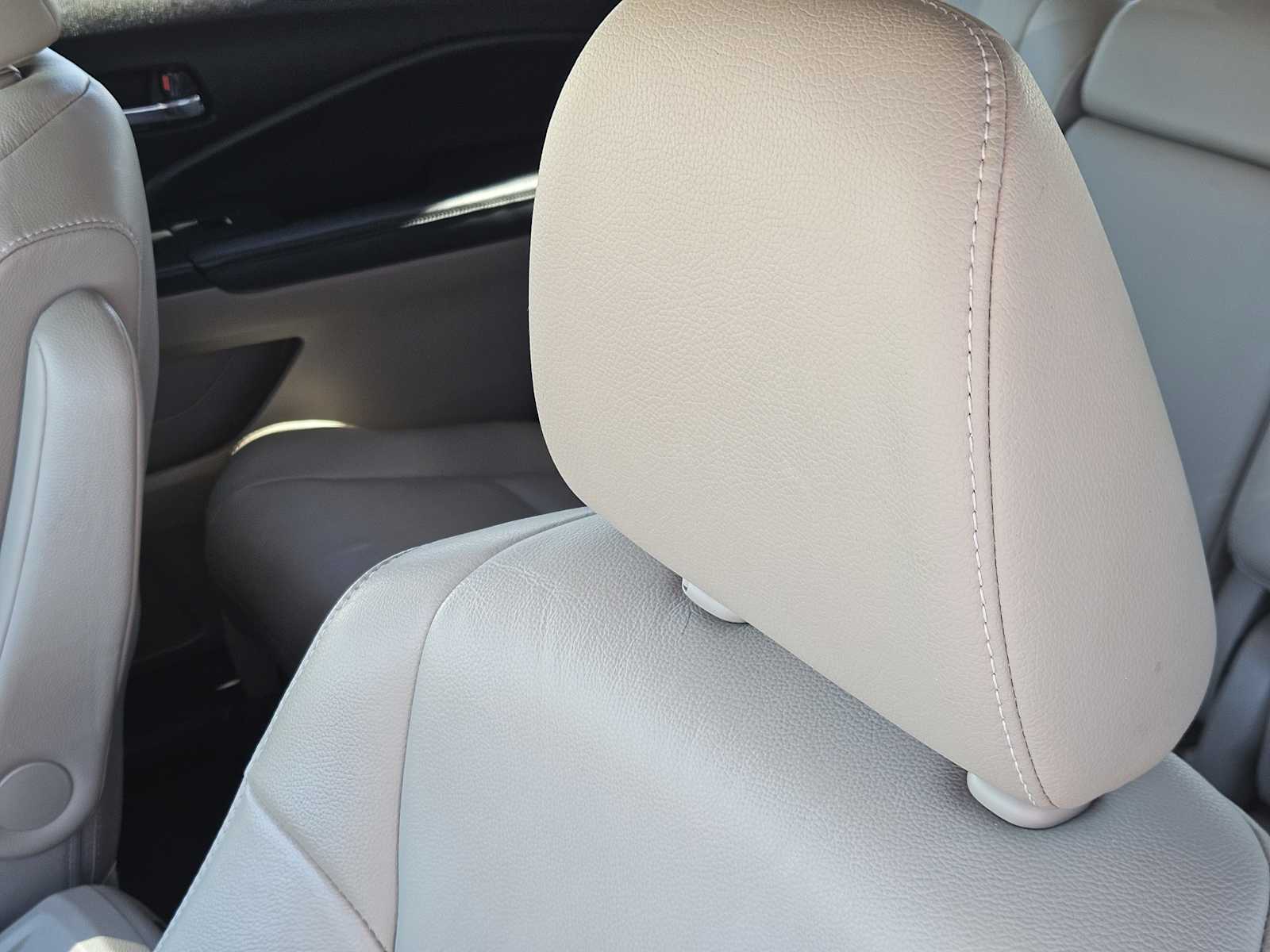 Thumbnail: 2016 Honda Pilot - 14