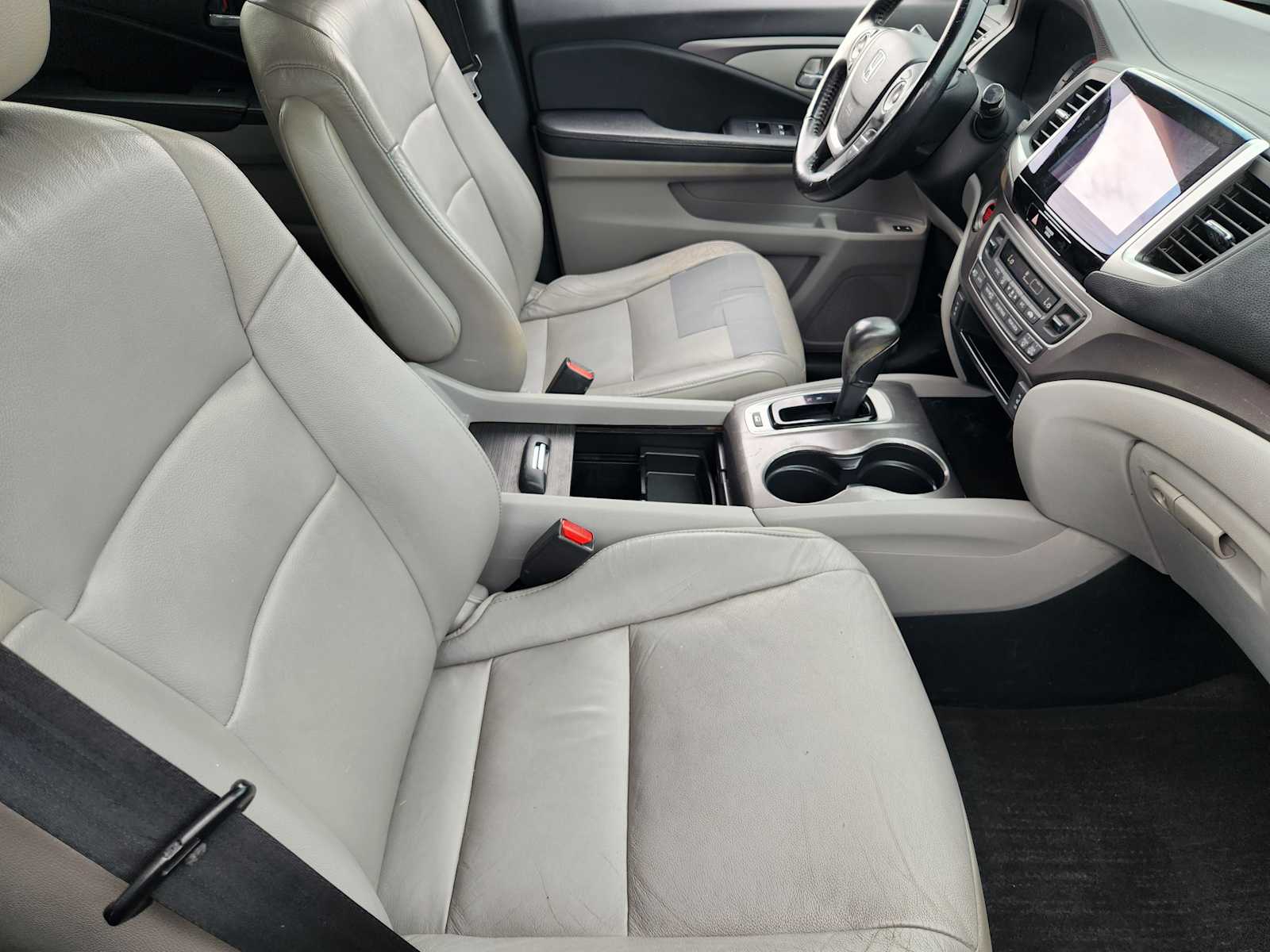 Thumbnail: 2016 Honda Pilot - 14