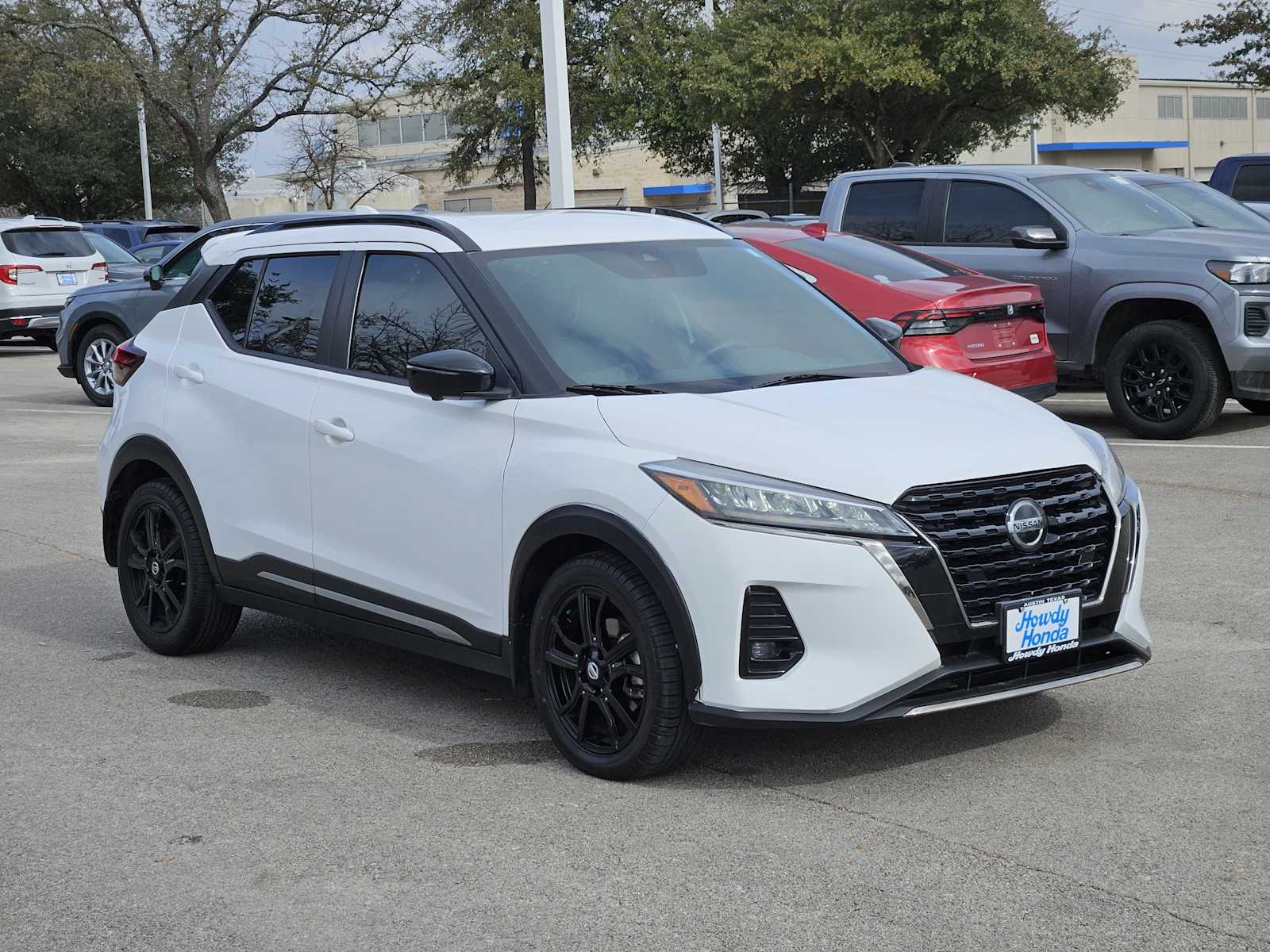 Thumbnail: 2021 Nissan Kicks - 3