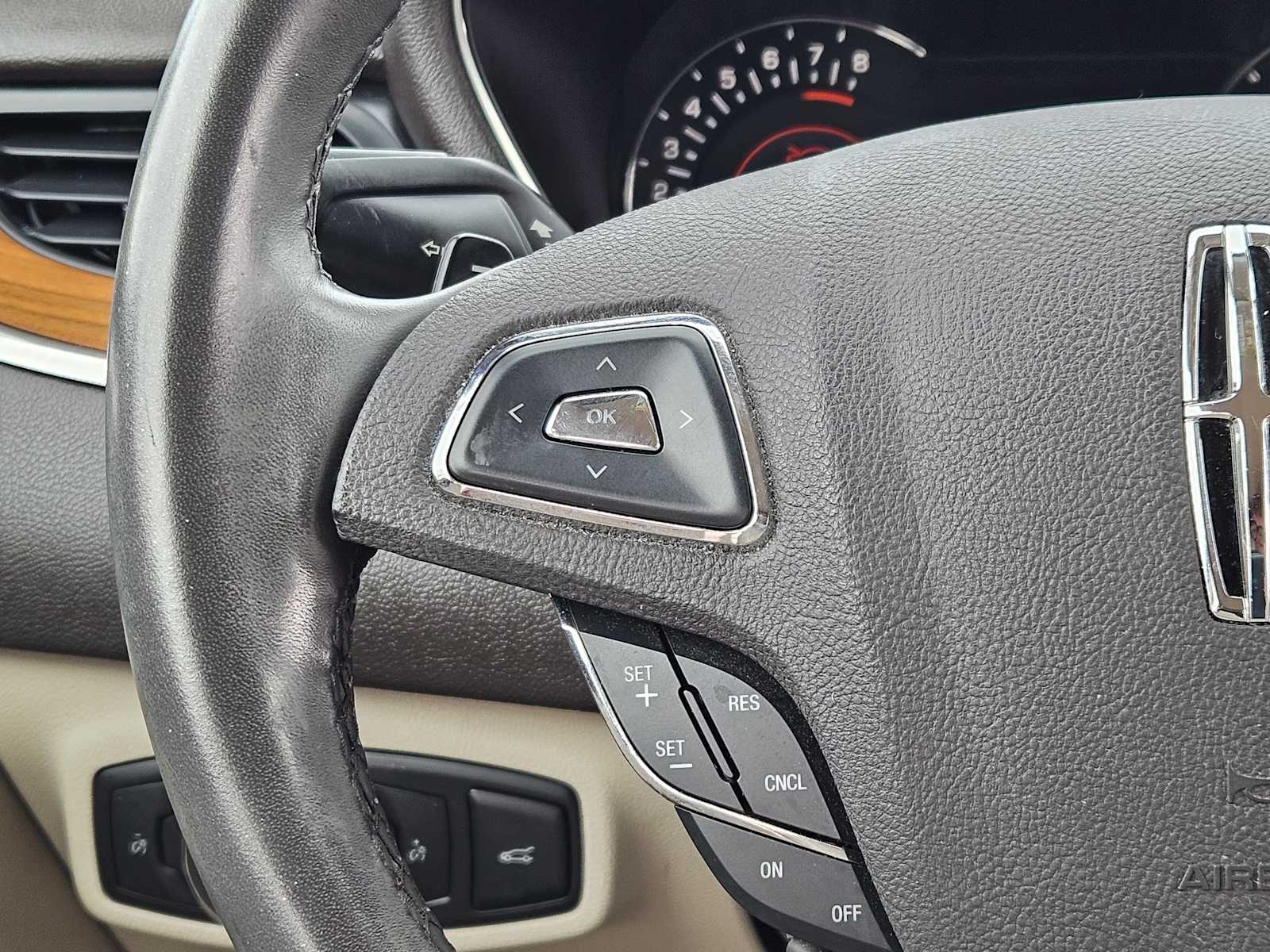 Thumbnail: 2018 Lincoln MKC - 27